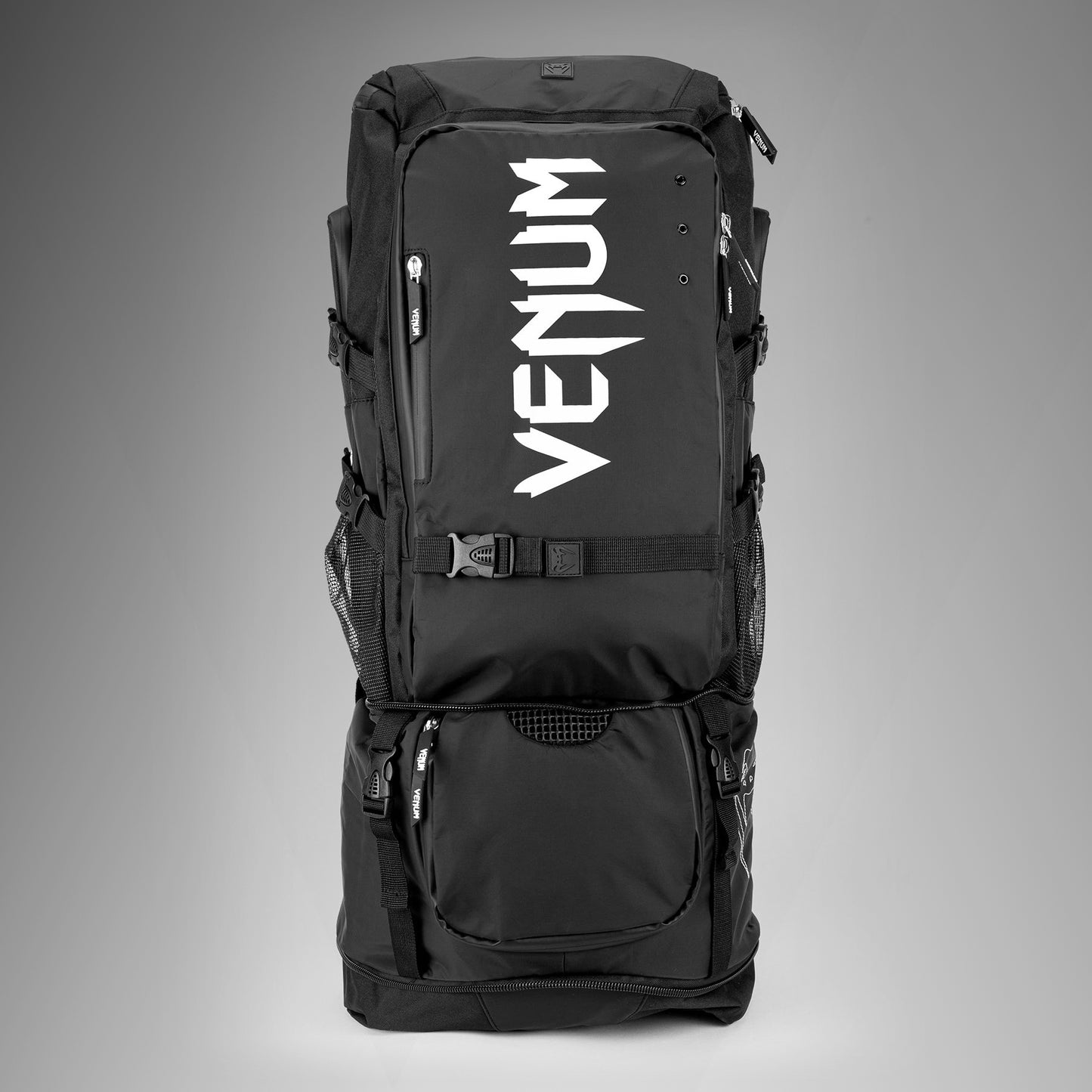 Venum Challenger Xtrem Evo Zaino (50-63L) – Nero/Bianco