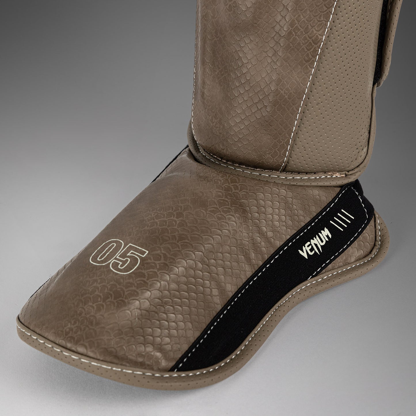 Venum Impact Evo Scales Paratibie – Marrone