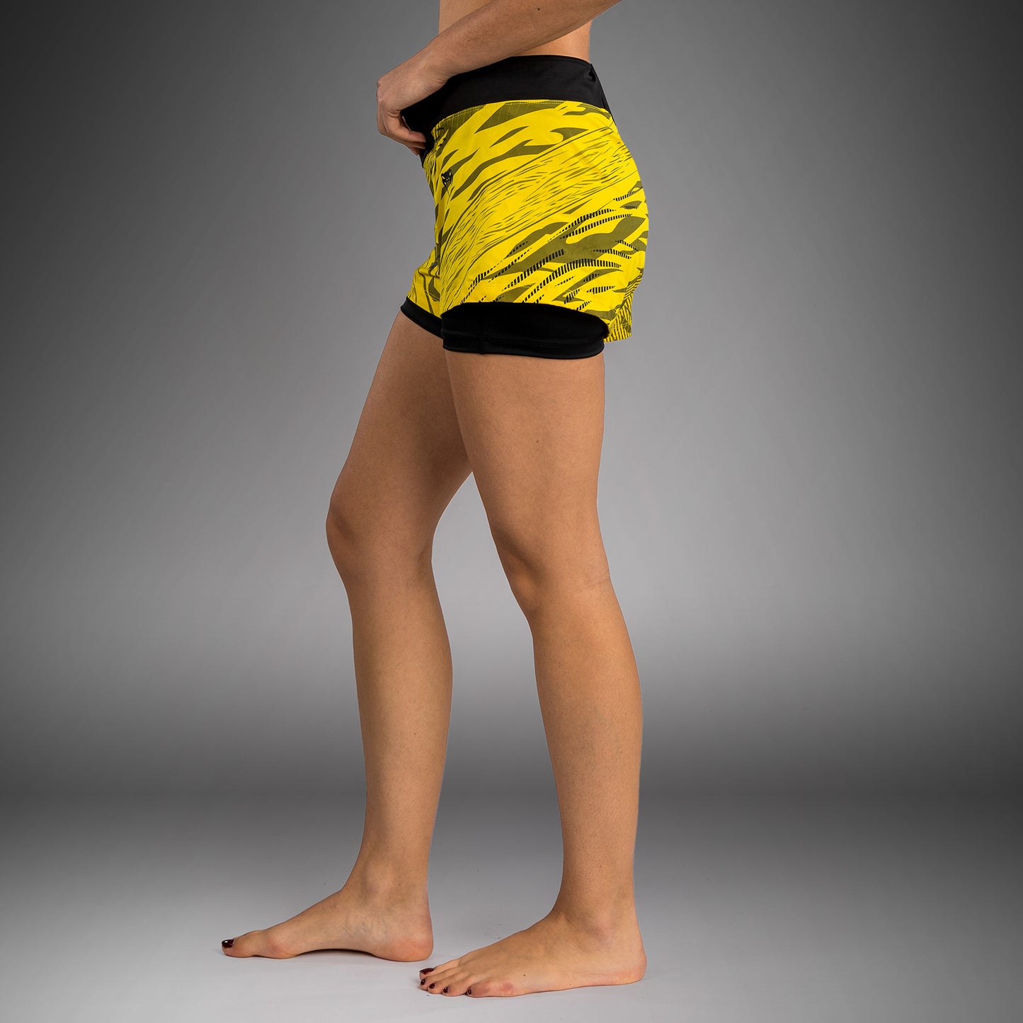 UFC Fusion by Venum Authentic Fight Night Shorts da Lotta per Donna - Giallo