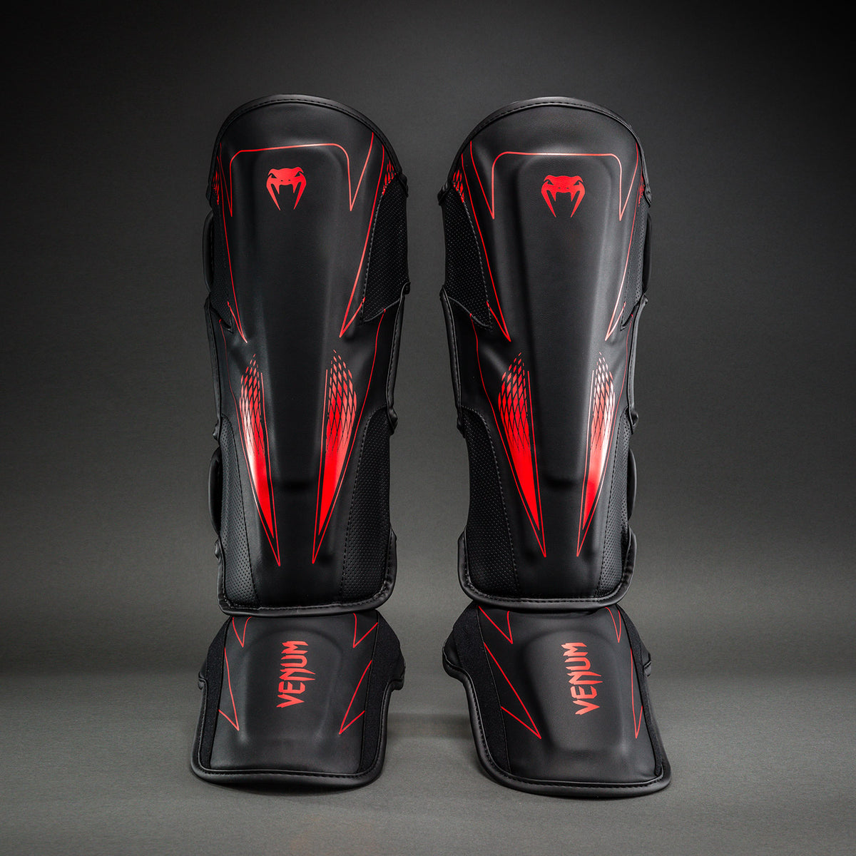 Venum Amazonia Reborn Paratibie - Nero/Rosso