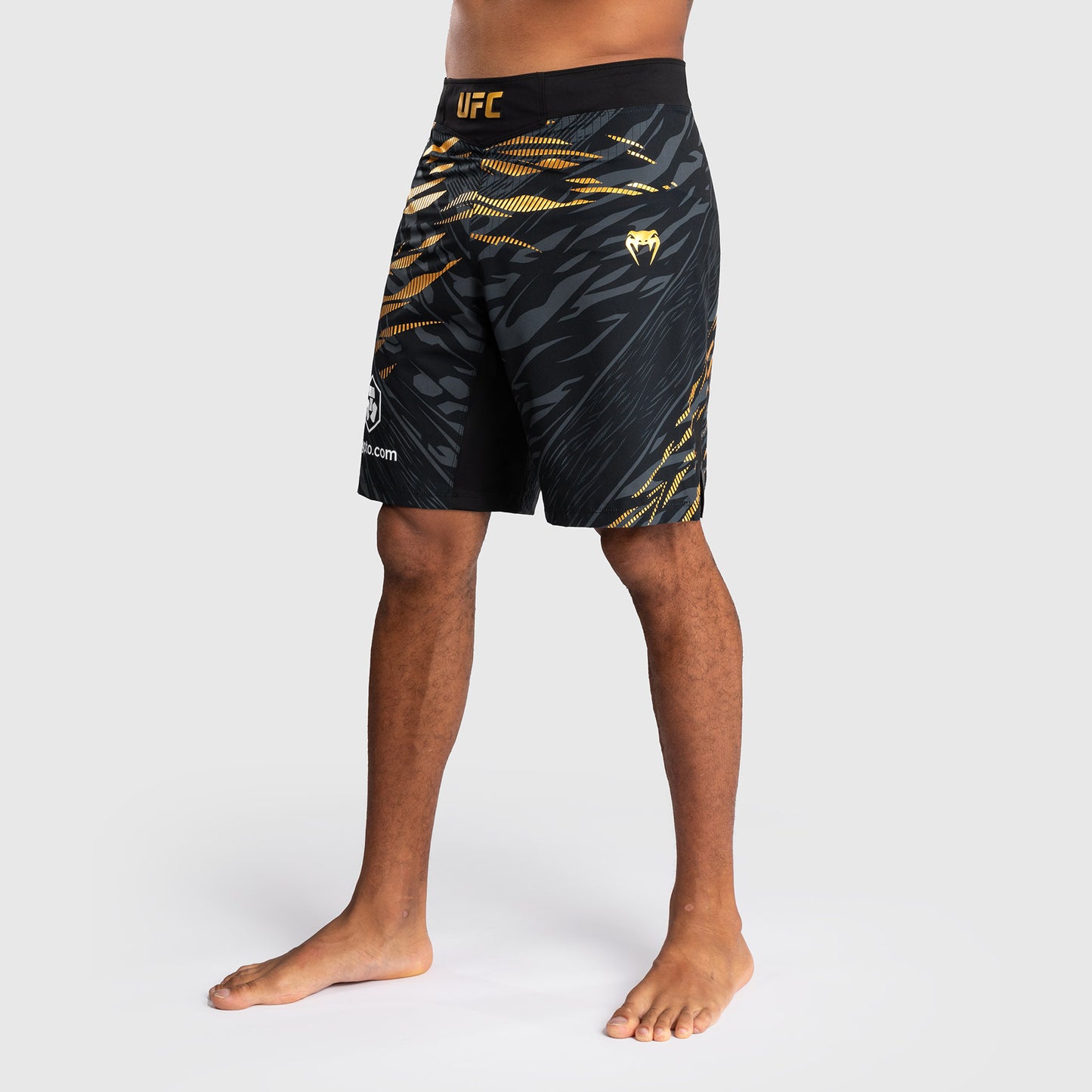 UFC Fusion by Venum Personalizzati Authentic Fight Night Shorts da Lotta per Uomo - Fit Largo - Campione