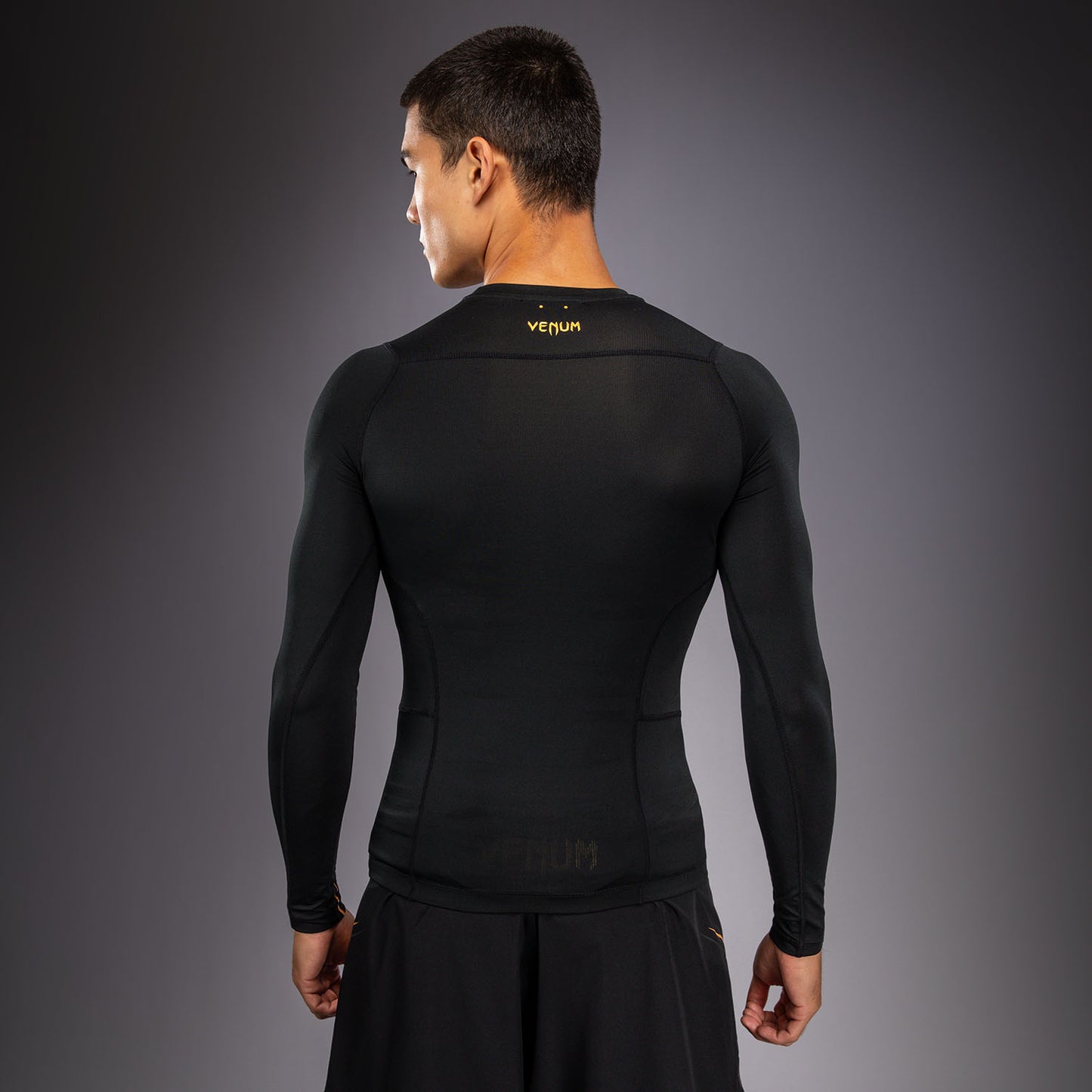 Venum G-Core Rashguard a Maniche Lunghe - Nero/Oro