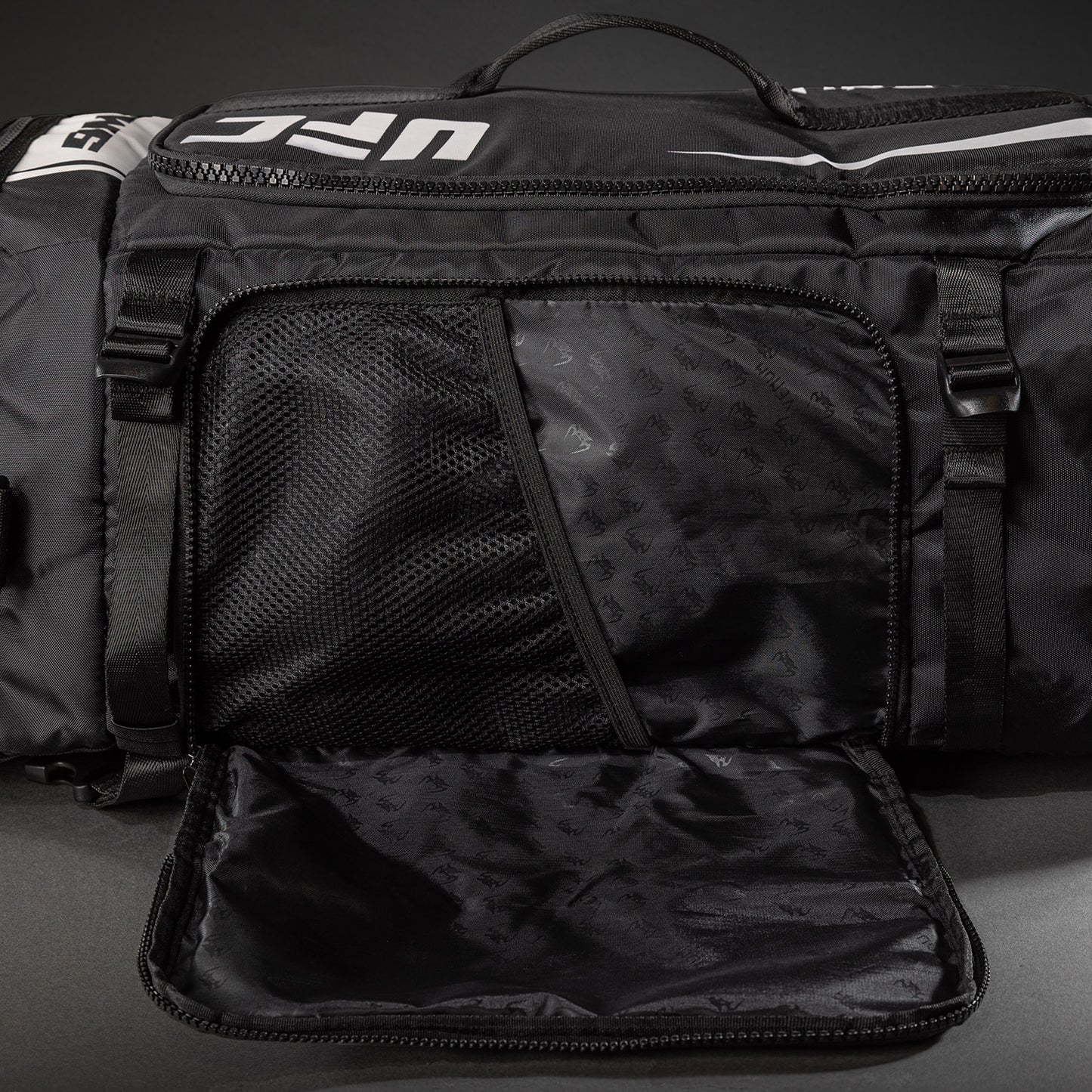 UFC Unity by Venum Authentic Fight Week Borsa per Attrezzatura – Nero/Bianco