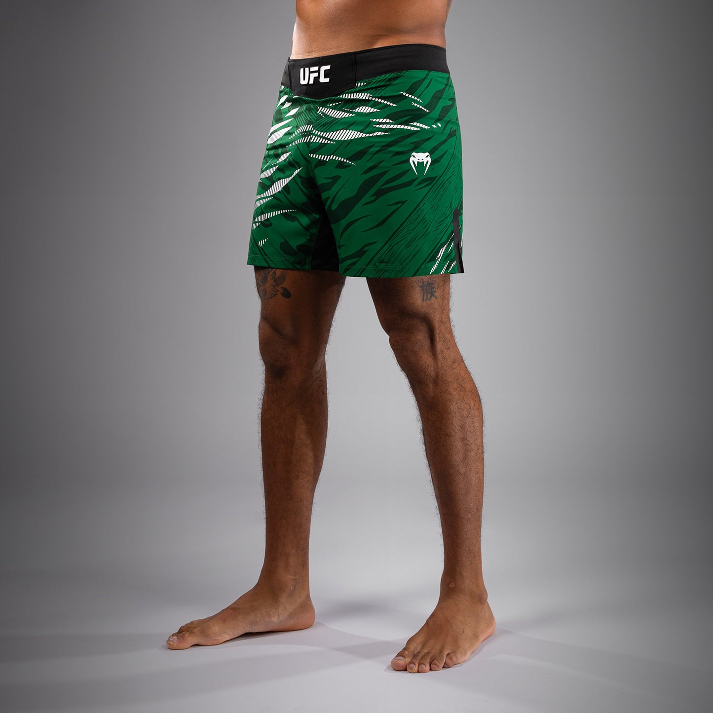 UFC Fusion by Venum Authentic Fight Night Shorts da Lotta per Uomo - Fit Corto - Verde