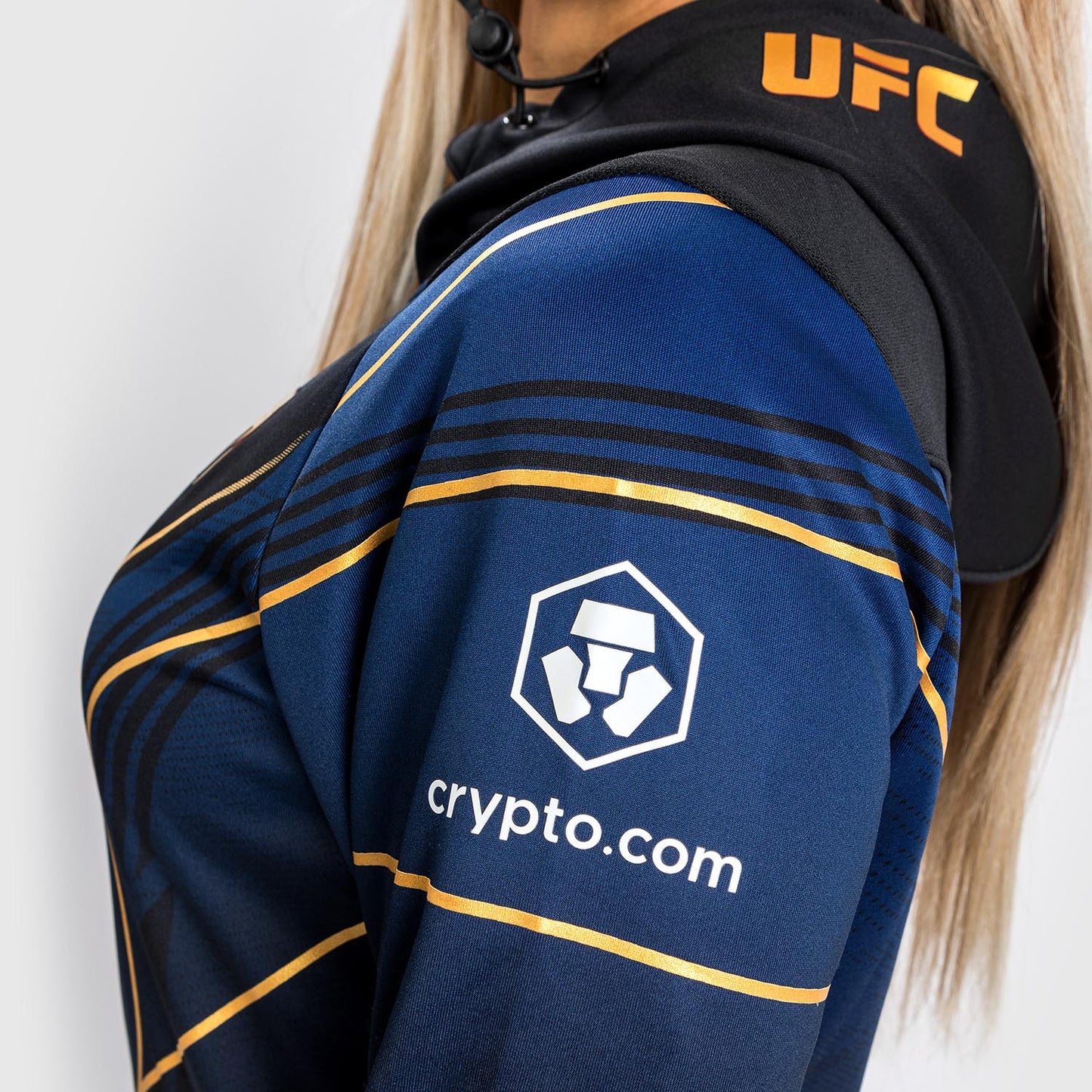 Felpa con cappuccio Walkout da donna UFC Venum Authentic Fight Night 2.0 - Midnight Edition - Champion