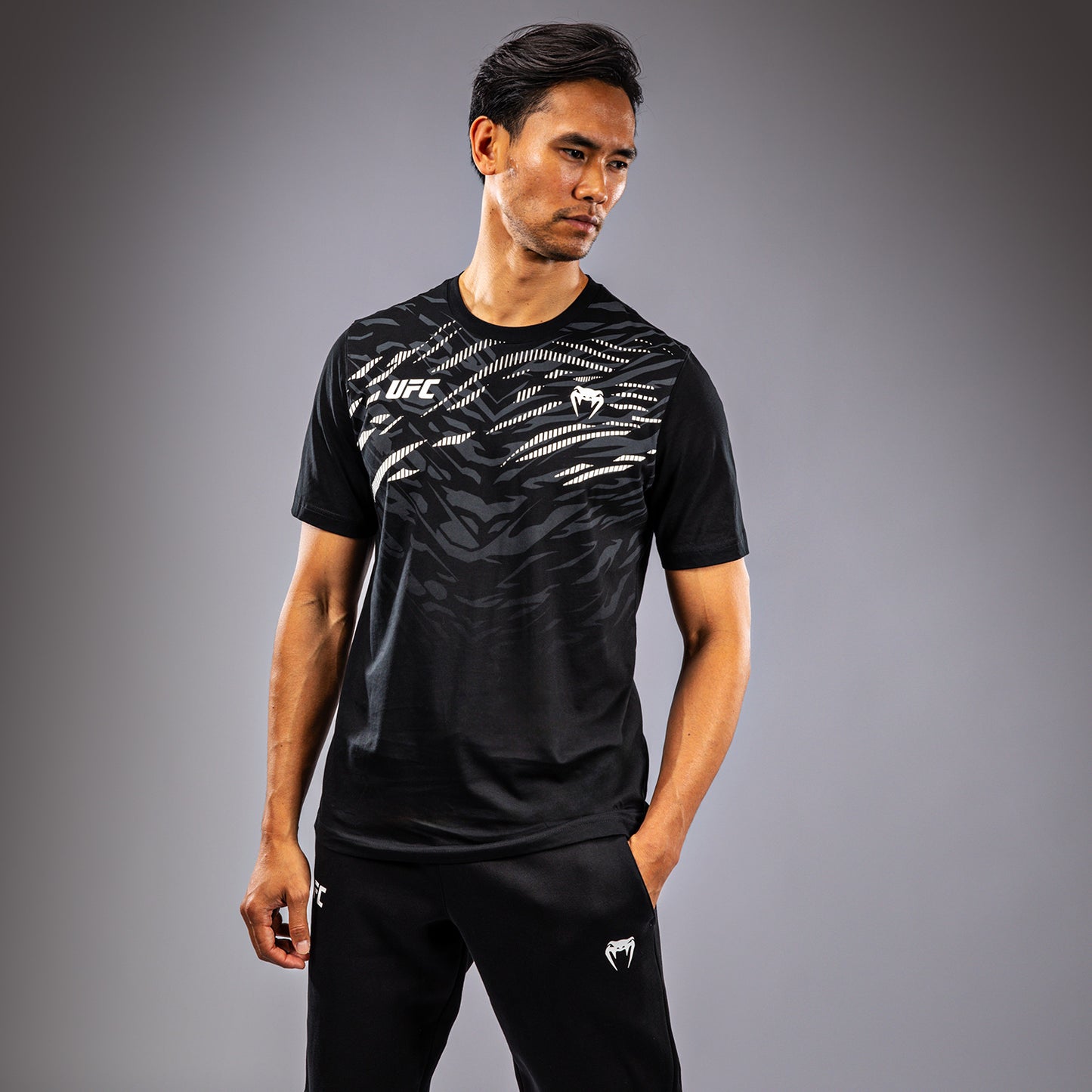 UFC Fusion by Venum Replica Maglietta a Manica Corta per Uomo - Nero