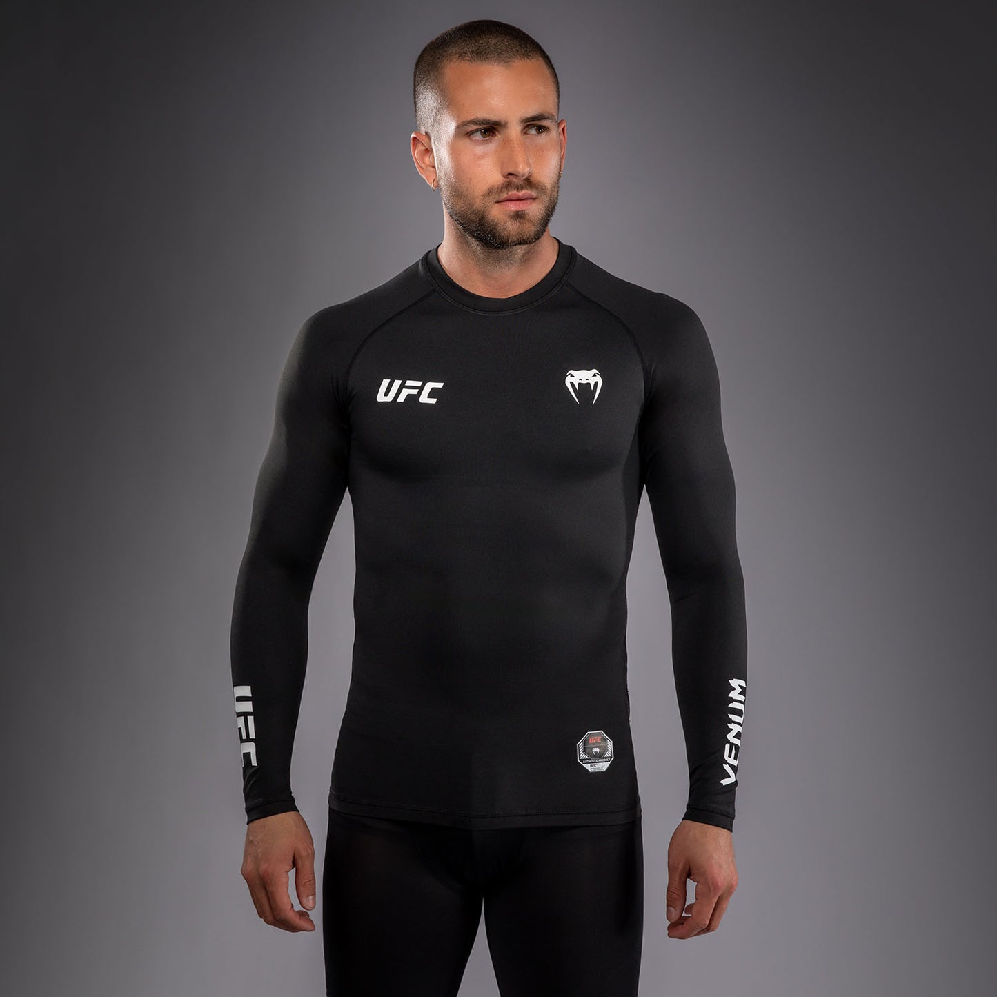 Venum UFC Unity by Venum Authentic Fight Week Rashguard Tecnica a Maniche Lunghe da Uomo - Nero