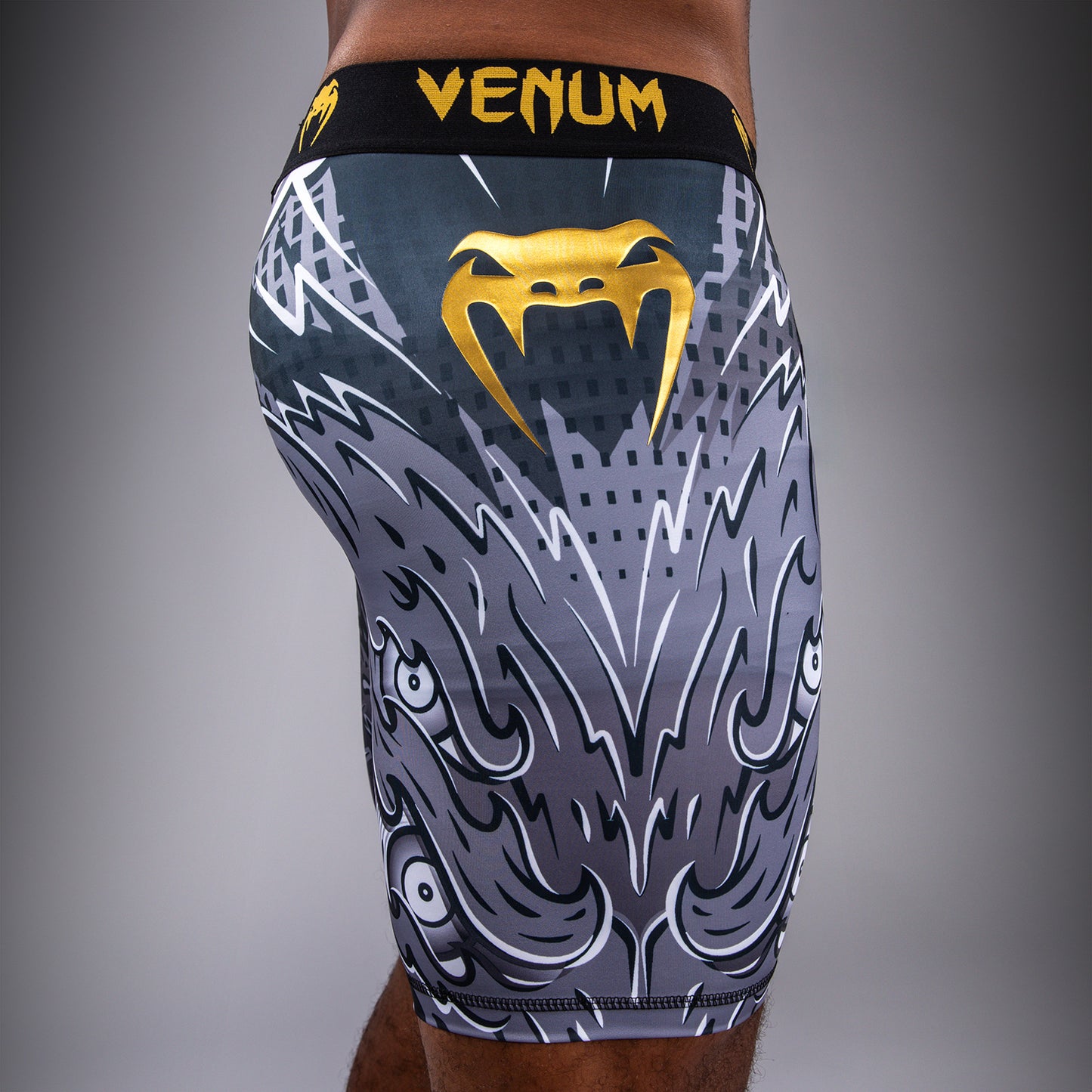 Venum Wolf Atak Pantaloncini a Compressione – Nero/Grigio