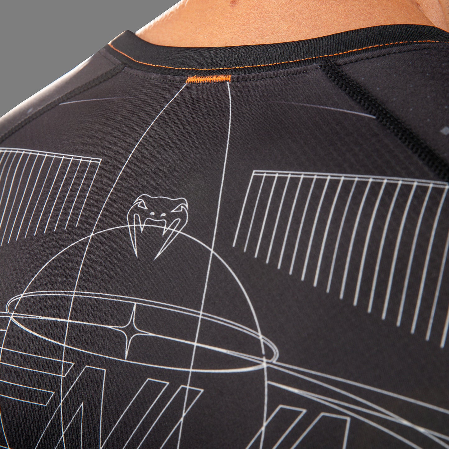 Venum Eclipse Rashguard a manica corta – Nero/Avorio