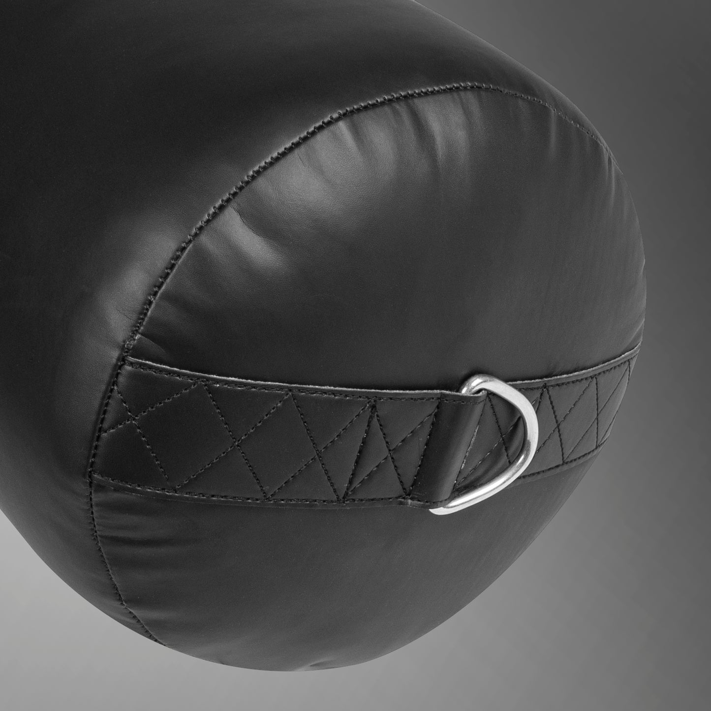 Venum Origins Sacco da boxe - Nero/Nero (montaggio a soffitto incluso)