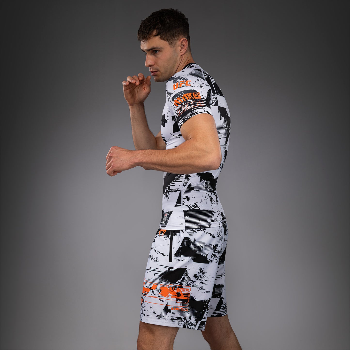 UFC Zenith by Venum Authentic Fight Week Rashguard maniche corte Performance Uomo - Bianco