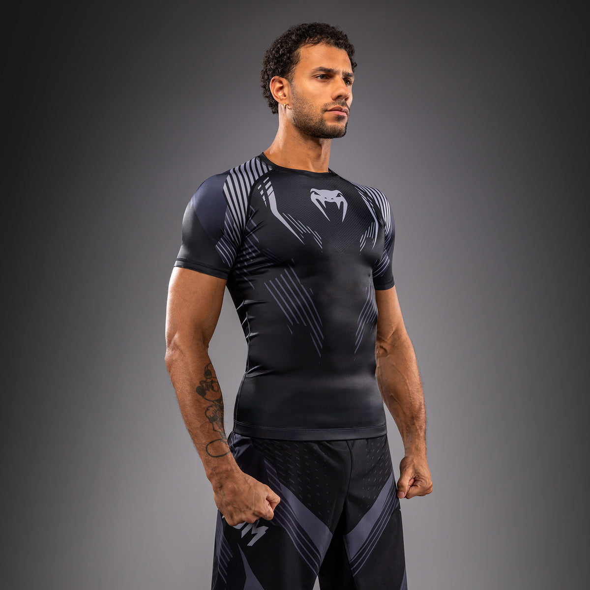 Venum No-Gi 6.0 Rashguard a Maniche Corte - Nero/Grigio