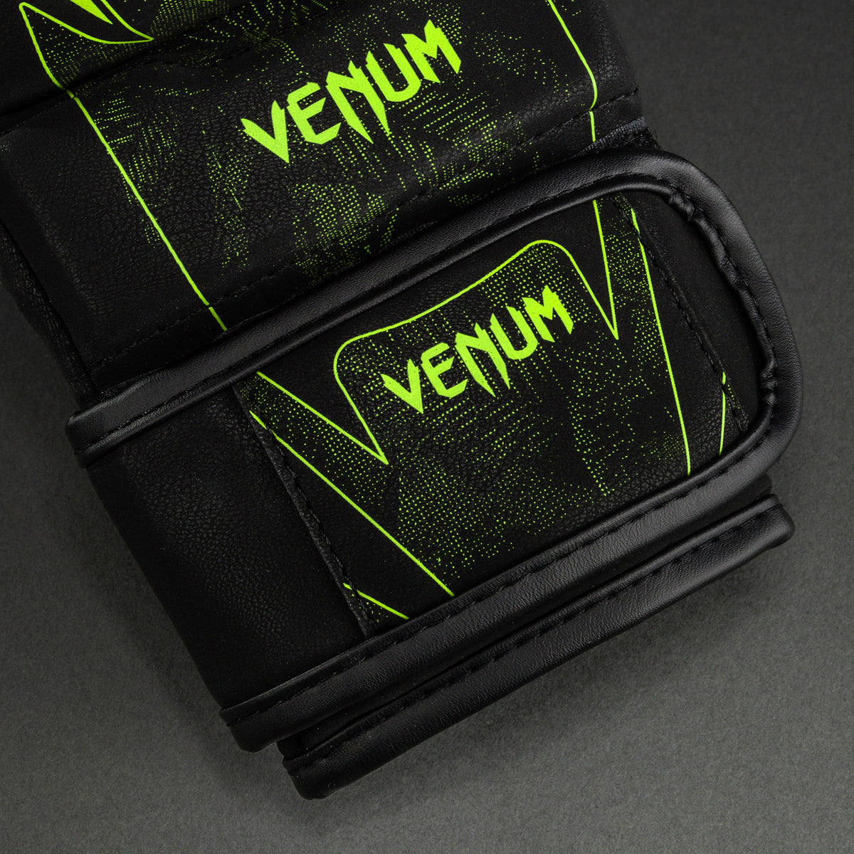 Venum Amazonia Reborn Guanti da sparring MMA - Nero/Verde