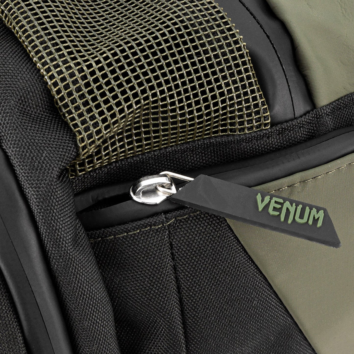Venum Trainer Lite Evo Borsa Sportiva (48L) – Kaki/Nero