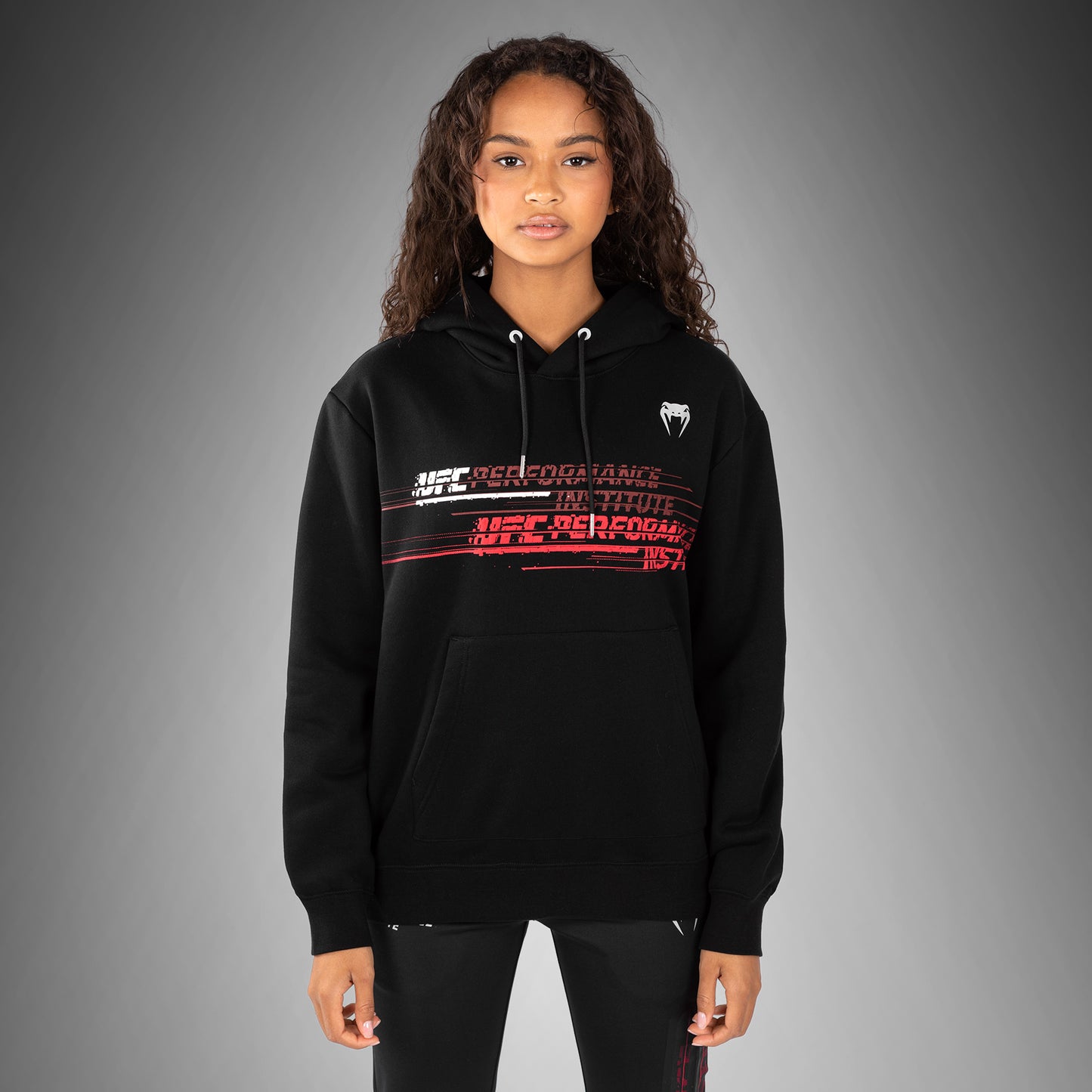 UFC Venum Performance Institute 2.0 Felpa con cappuccio da donna - Nero/Rosso