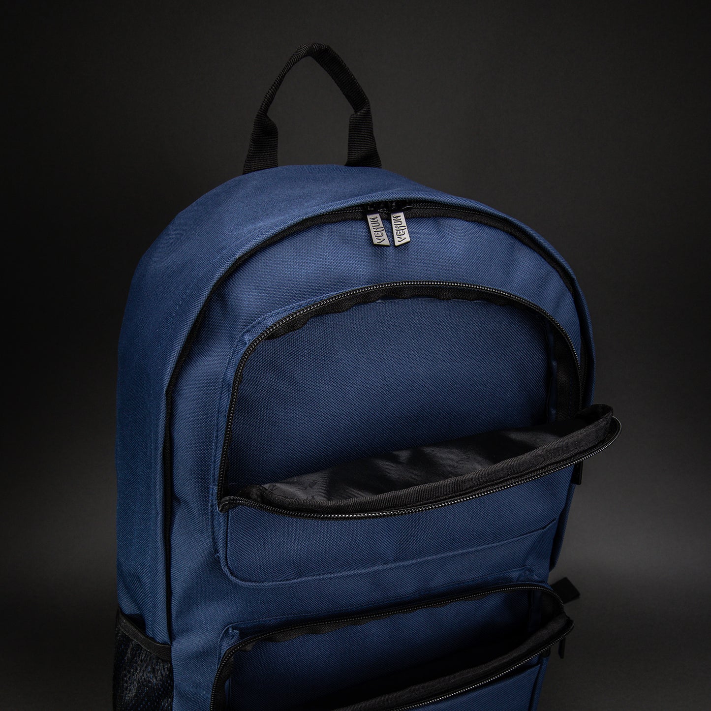 Venum Essential Borsa Sportiva (24 L) - Blu Navy