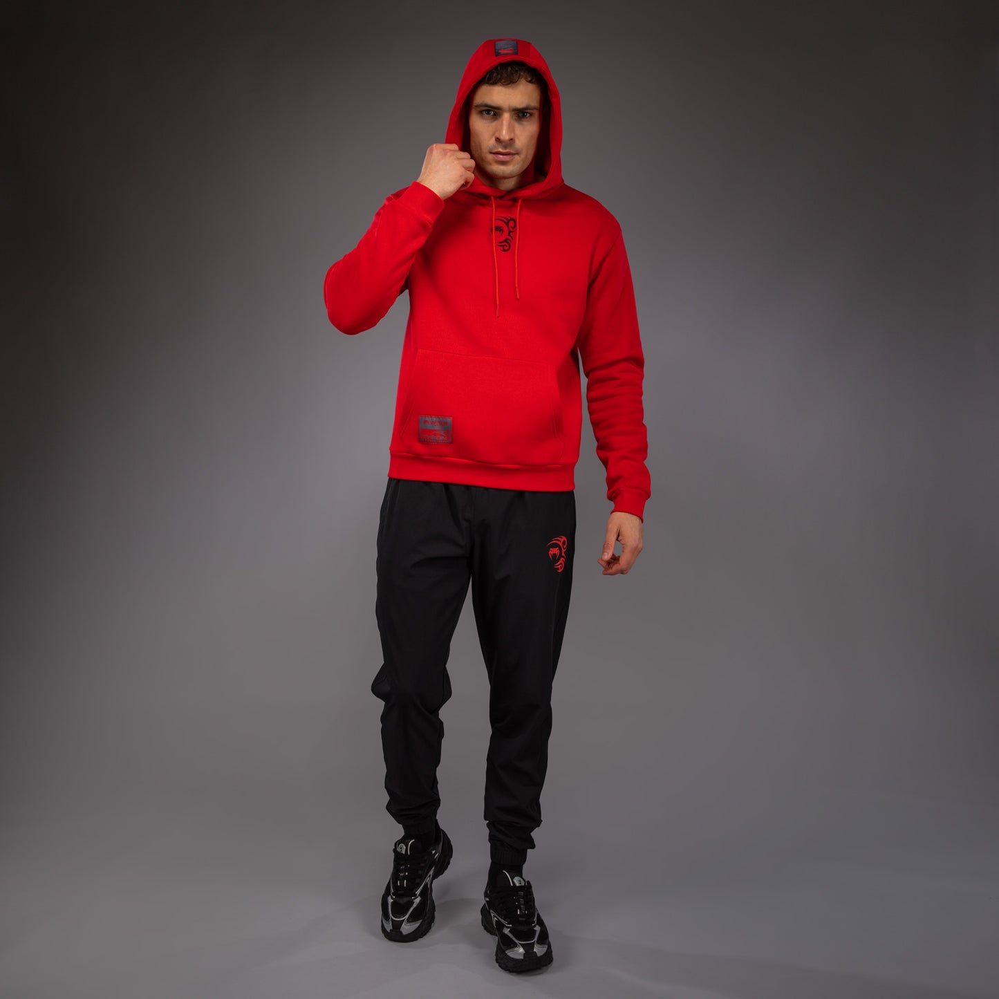Venum x Mike Tyson Felpa con Cappuccio - Rosso Intenso/Nero Profondo