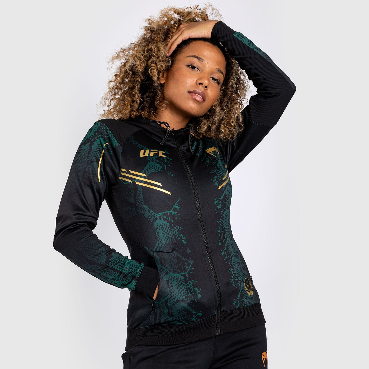 UFC Adrenaline by Venum Personalized Authentic Fight Night Felpa con cappuccio Walkout da donna - Emerald Edition - Verde/Nero/Oro