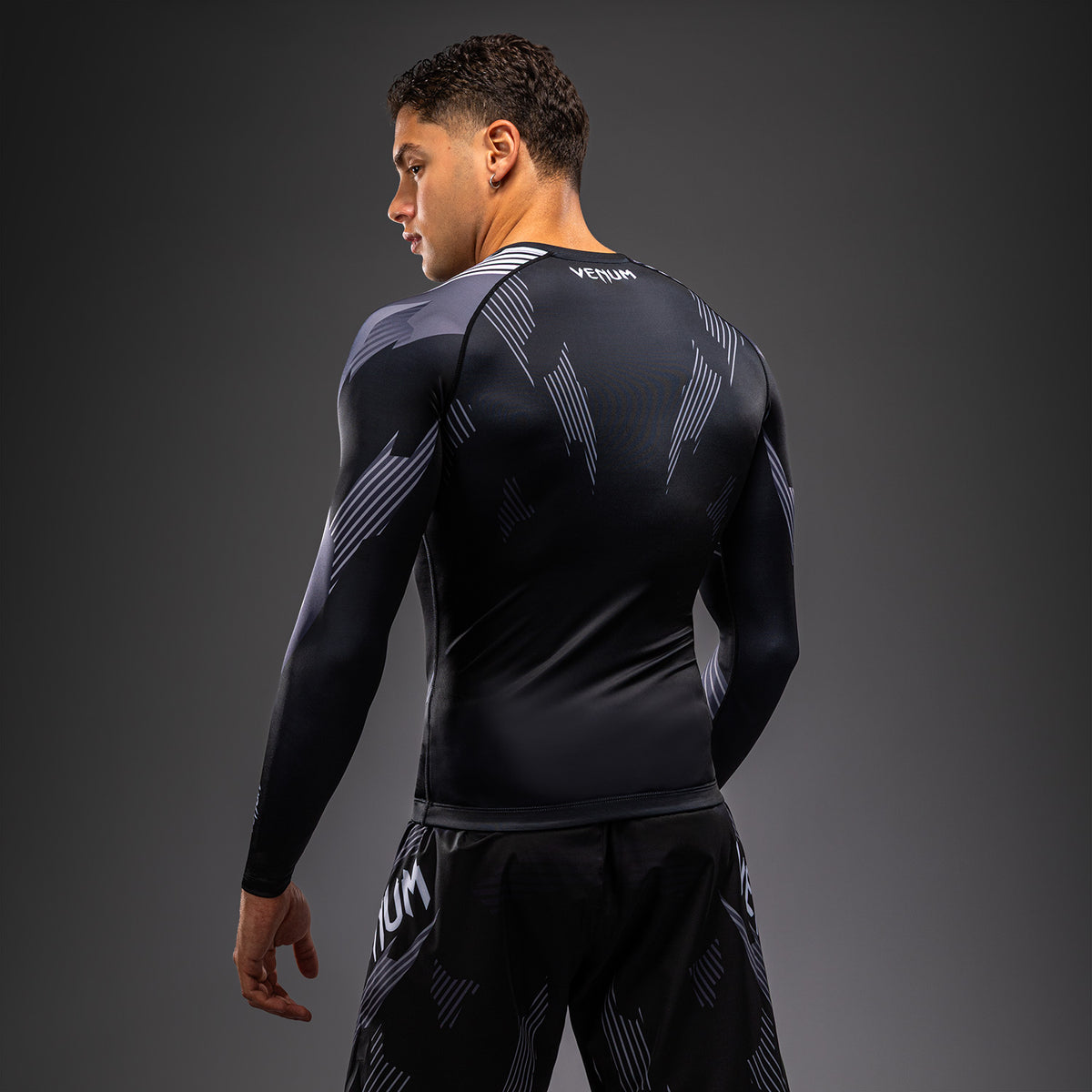 Venum No-Gi 6.0 Rashguard a Maniche Lunghe - Nero/Bianco