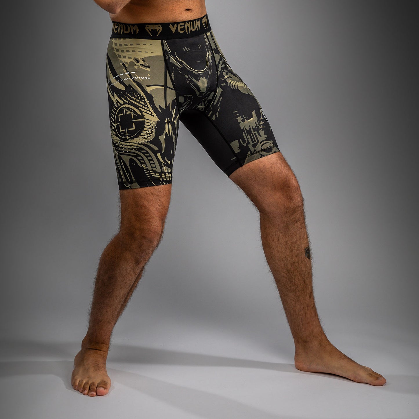 Venum Invader Pantaloncini a compressione - Nero/Sabbia