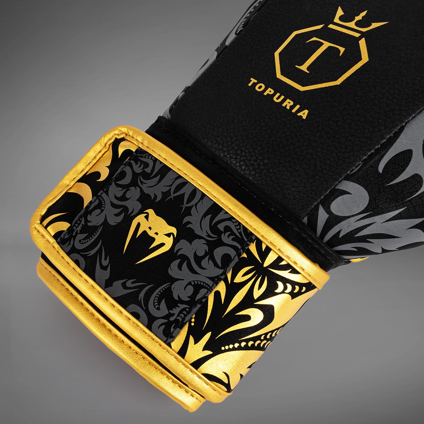 Venum x Topuria Unmatched Edition Guanti da Boxe - Nero/Oro