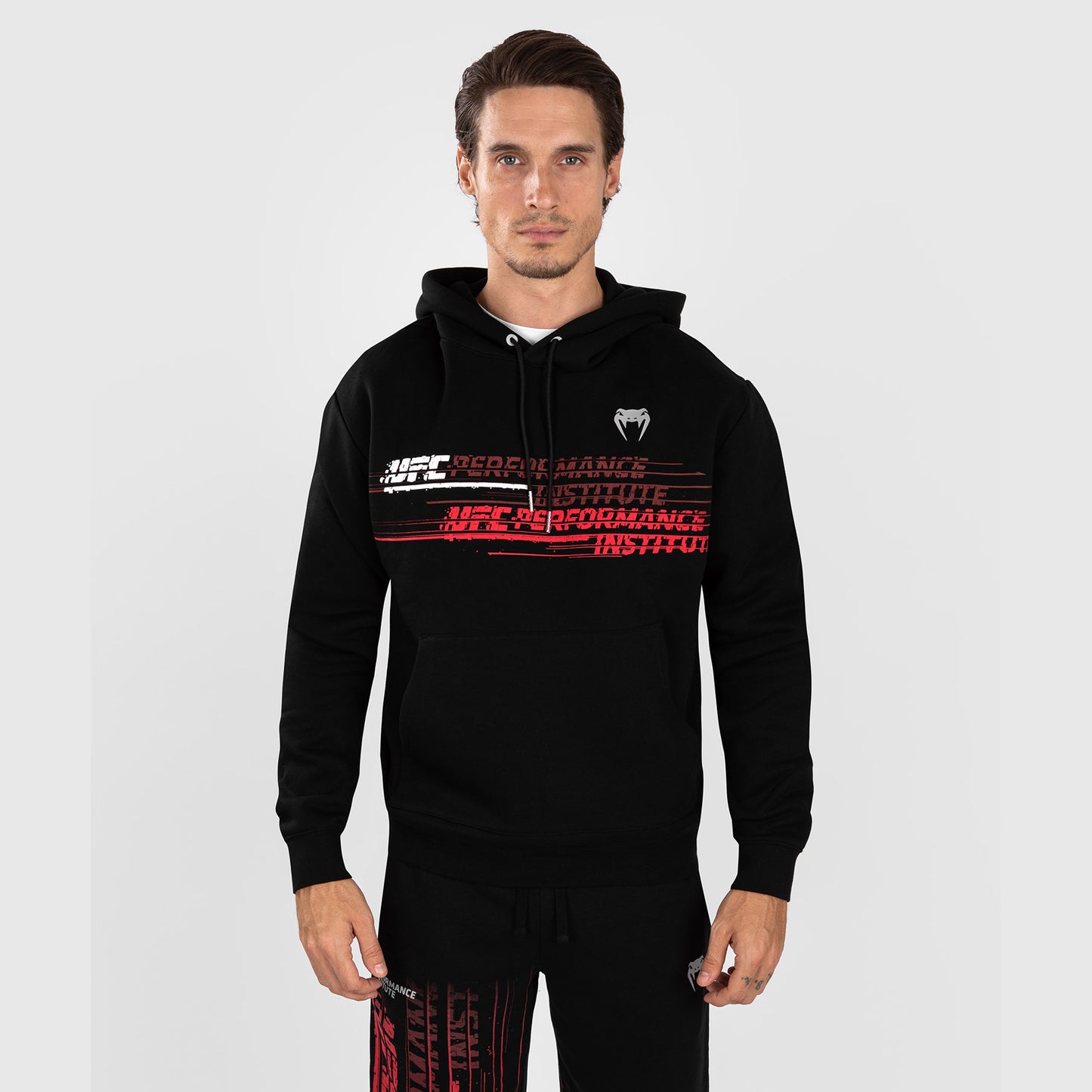 UFC Venum Performance Institute 2.0 Felpa con Cappuccio da Uomo - Nero/Rosso