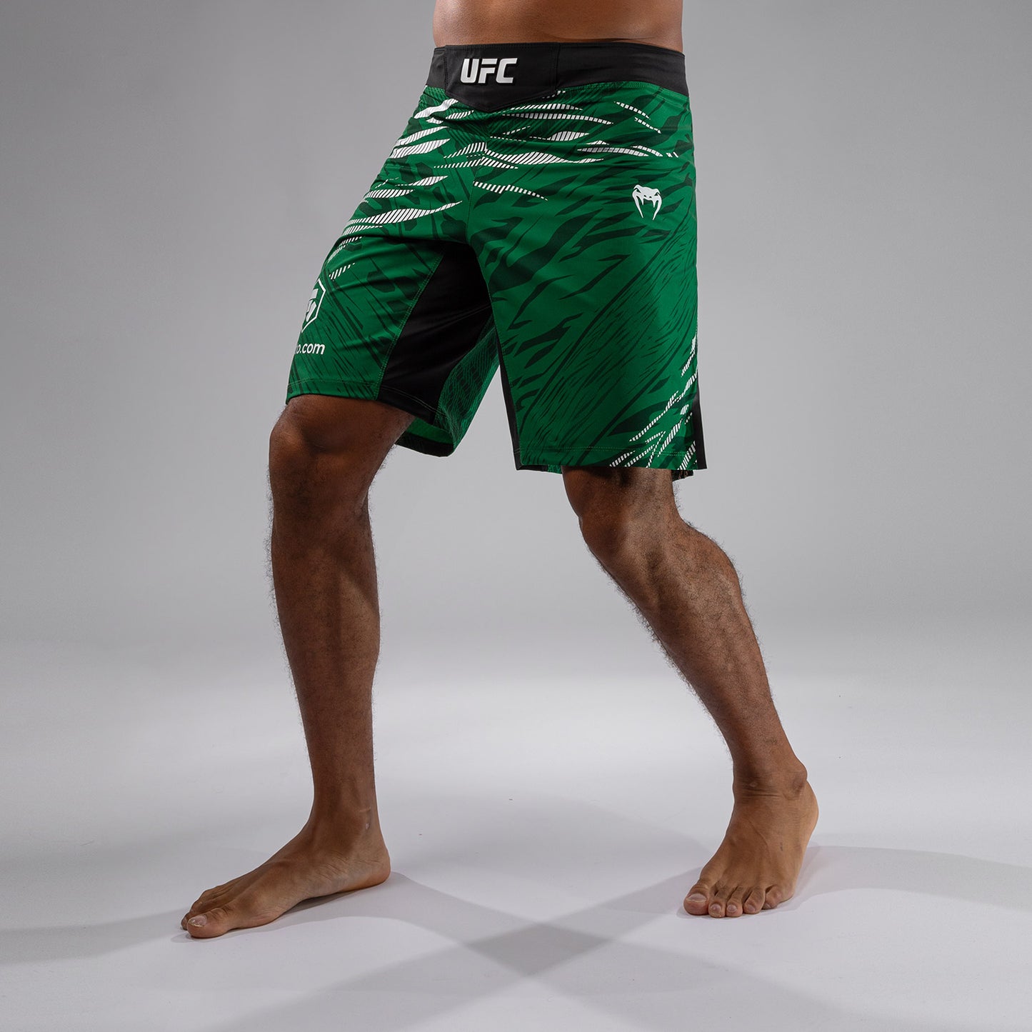 UFC Fusion by Venum Authentic Fight Night Shorts da Lotta per Uomo - Fit Largo - Verde