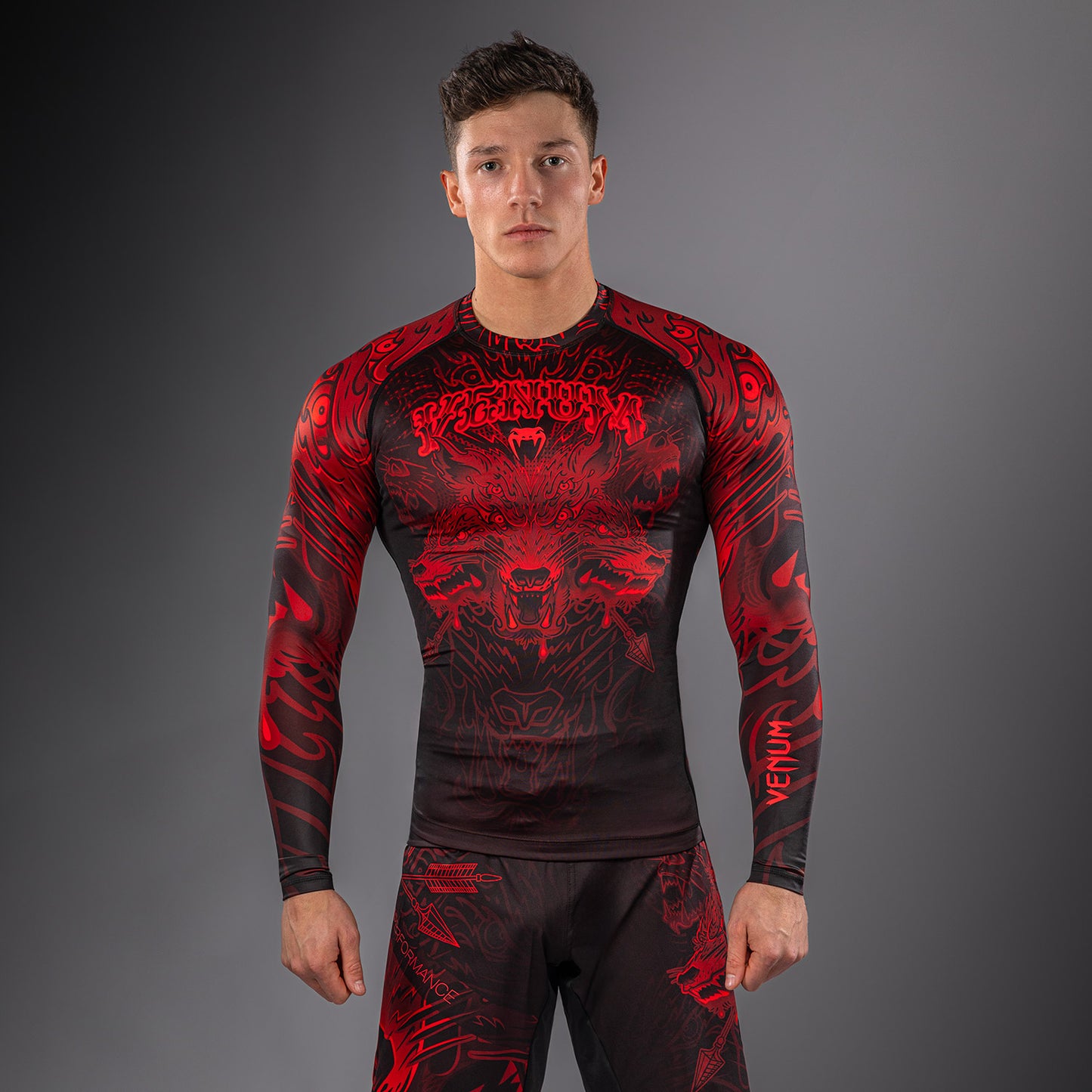 Venum Wolf Atak Rashguard a Maniche Lunghe – Nero/Rosso