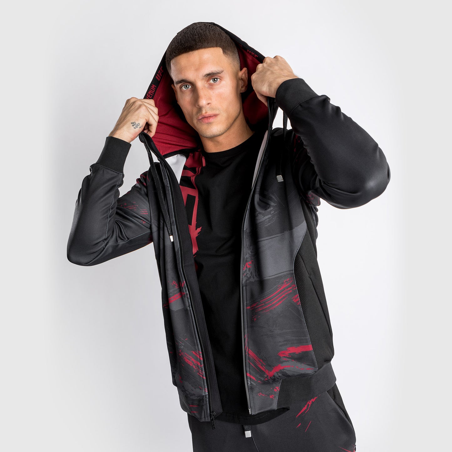Felpa con zip UFC Venum Authentic Fight Week 2.0 - nero/rosso