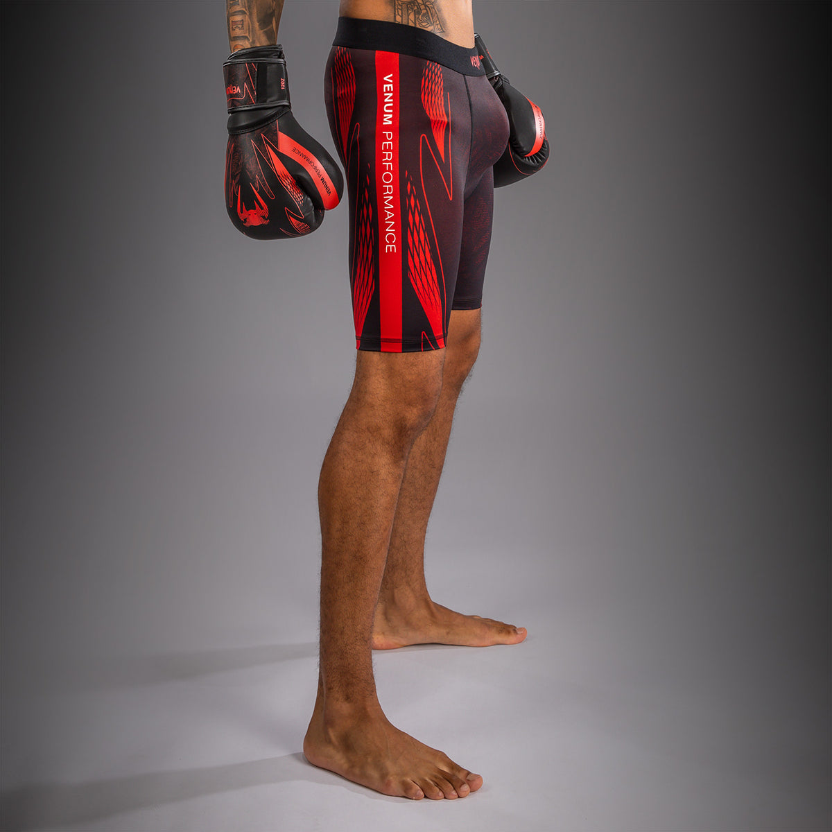 Venum Amazonia Reborn Pantaloncini a compressione - Nero/Rosso
