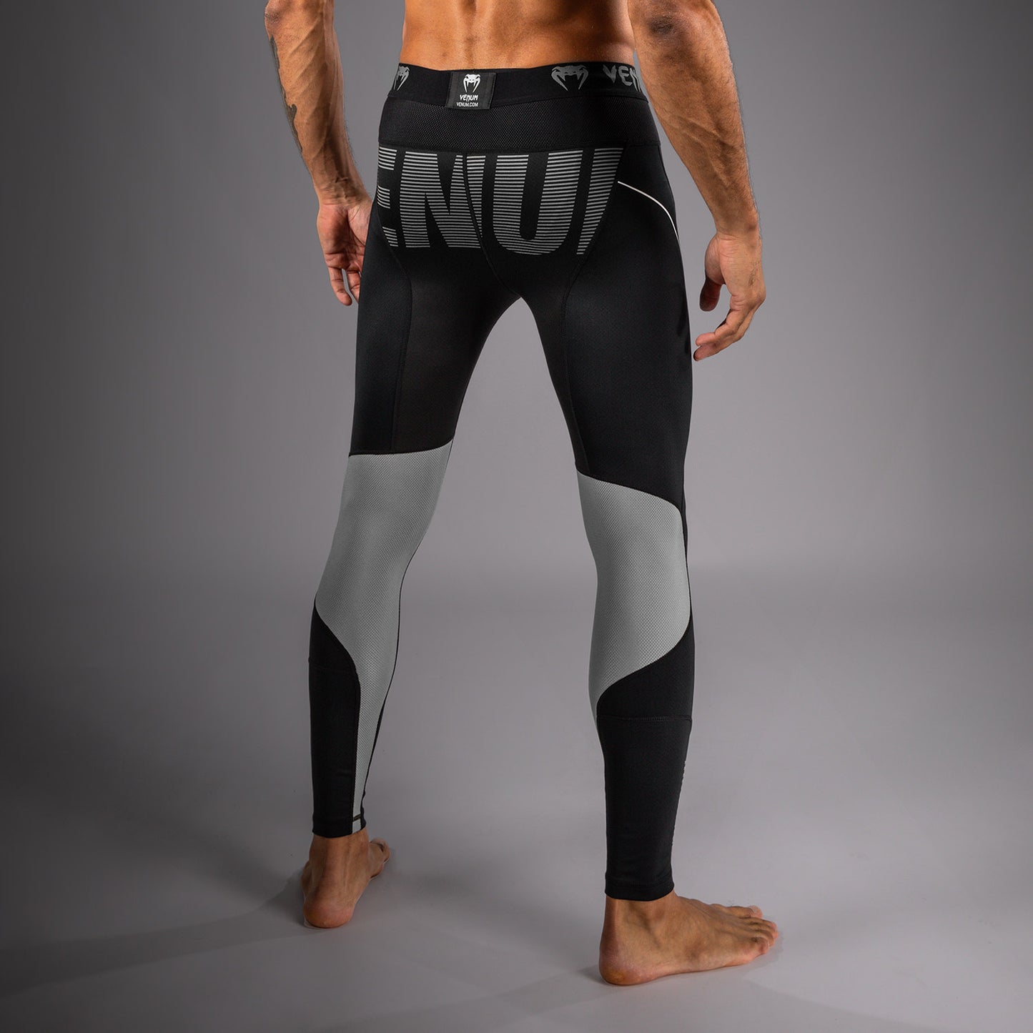 Venum Adrenaline Pantaloni Compressivi – Nero/Grigio Argento