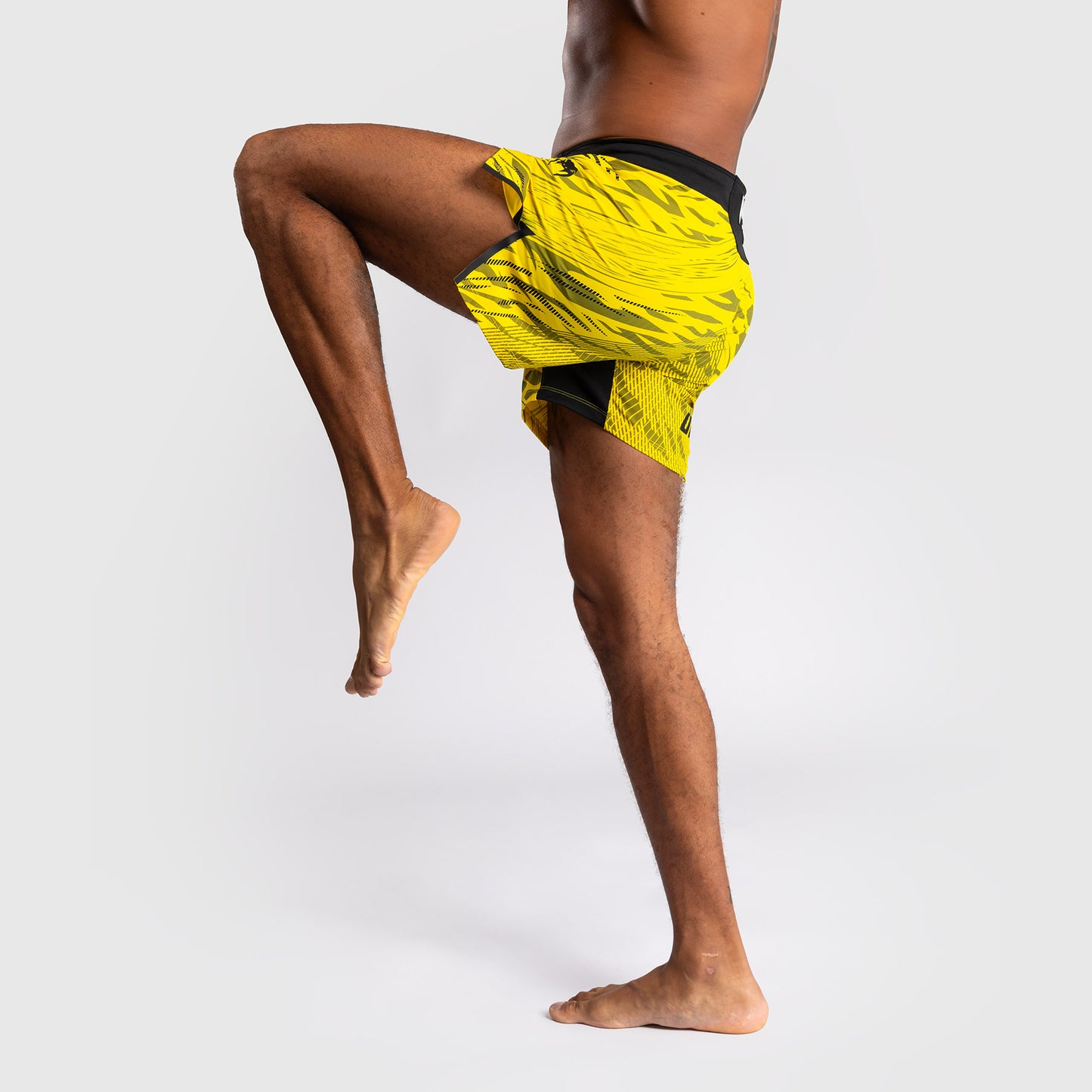UFC Fusion by Venum Personalizzati Authentic Fight Night Shorts da Lotta per Uomo - Fit Corto - Giallo