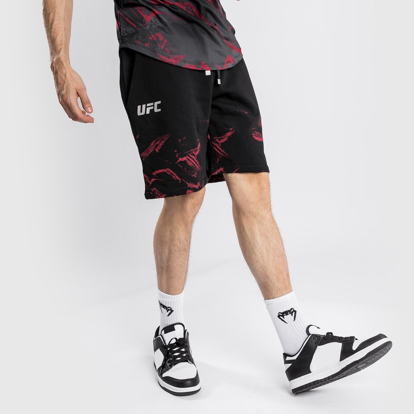 Venum UFC Authentic Fight Week Pantaloncini 2.0 da Uomo – Nero/Rosso