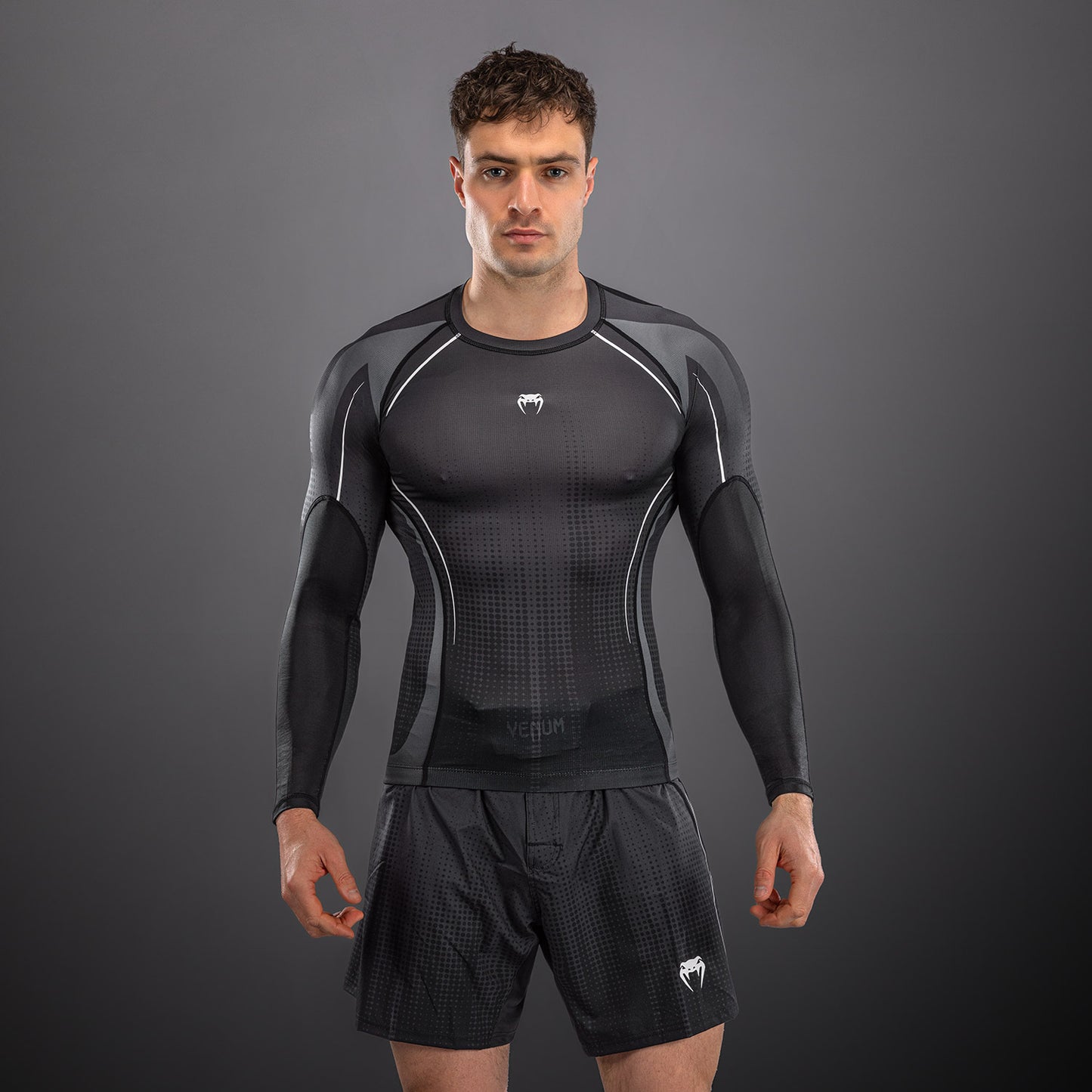 Venum Stealth Rashguard a Maniche Lunghe – Nero/Bianco