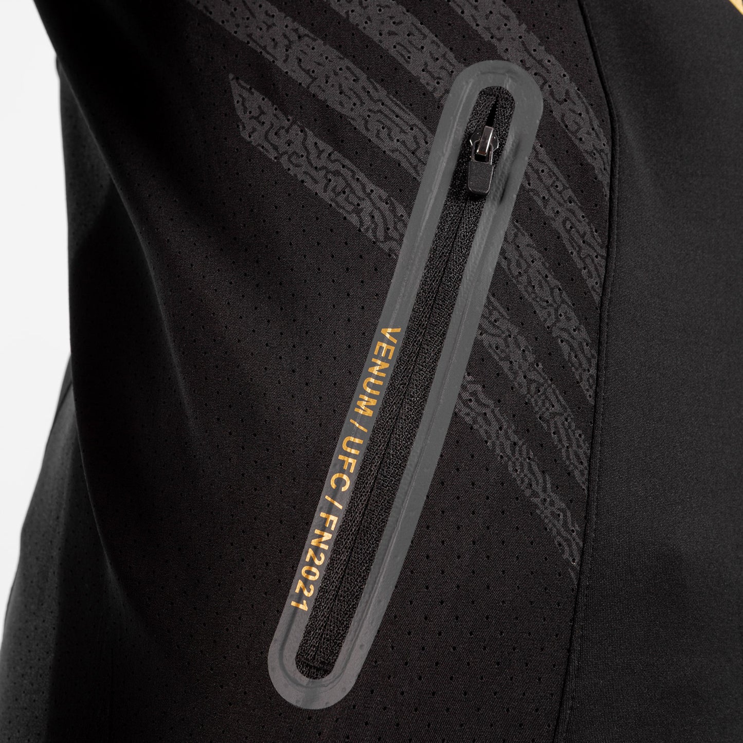 Venum UFC Authentic Fight Night Felpa Walkout da Uomo – Champion