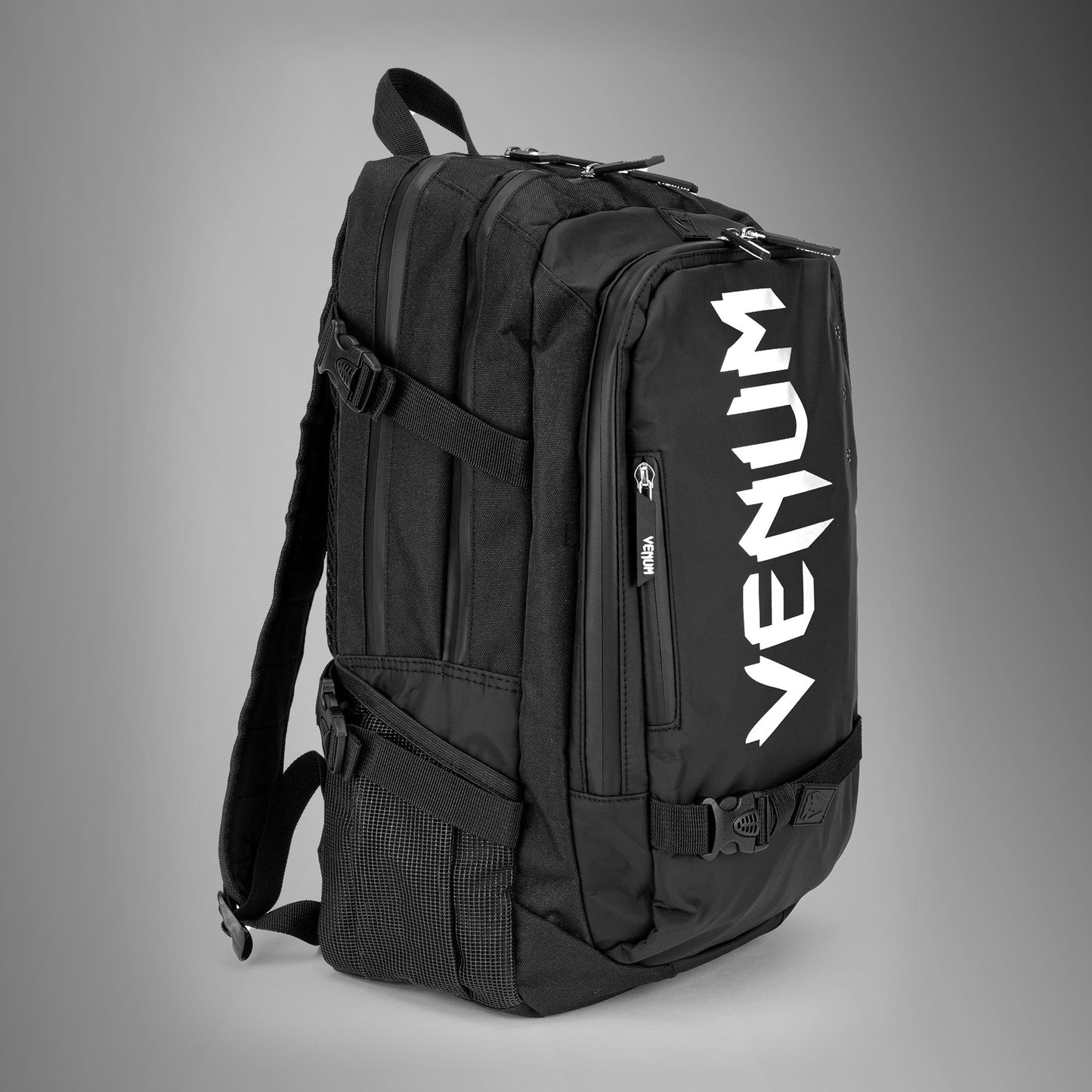 Venum Challenger Pro Evo Zaino (20-25L) – Nero/Bianco