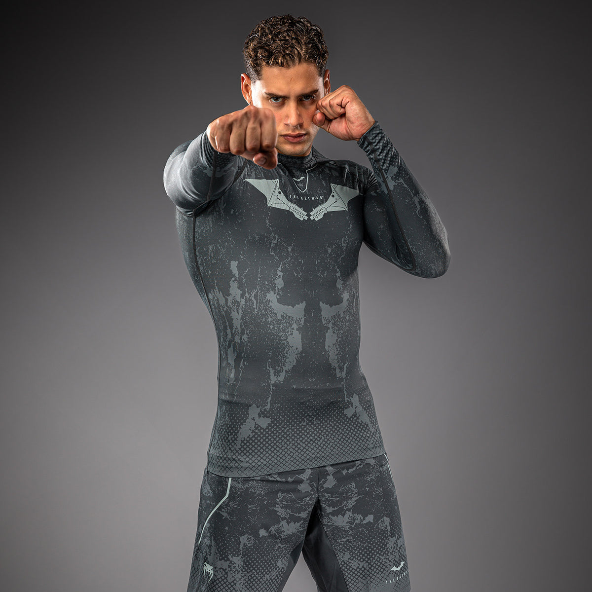Venum x Batman Rashguard a maniche lunghe - Nero/Grigio/Rosso