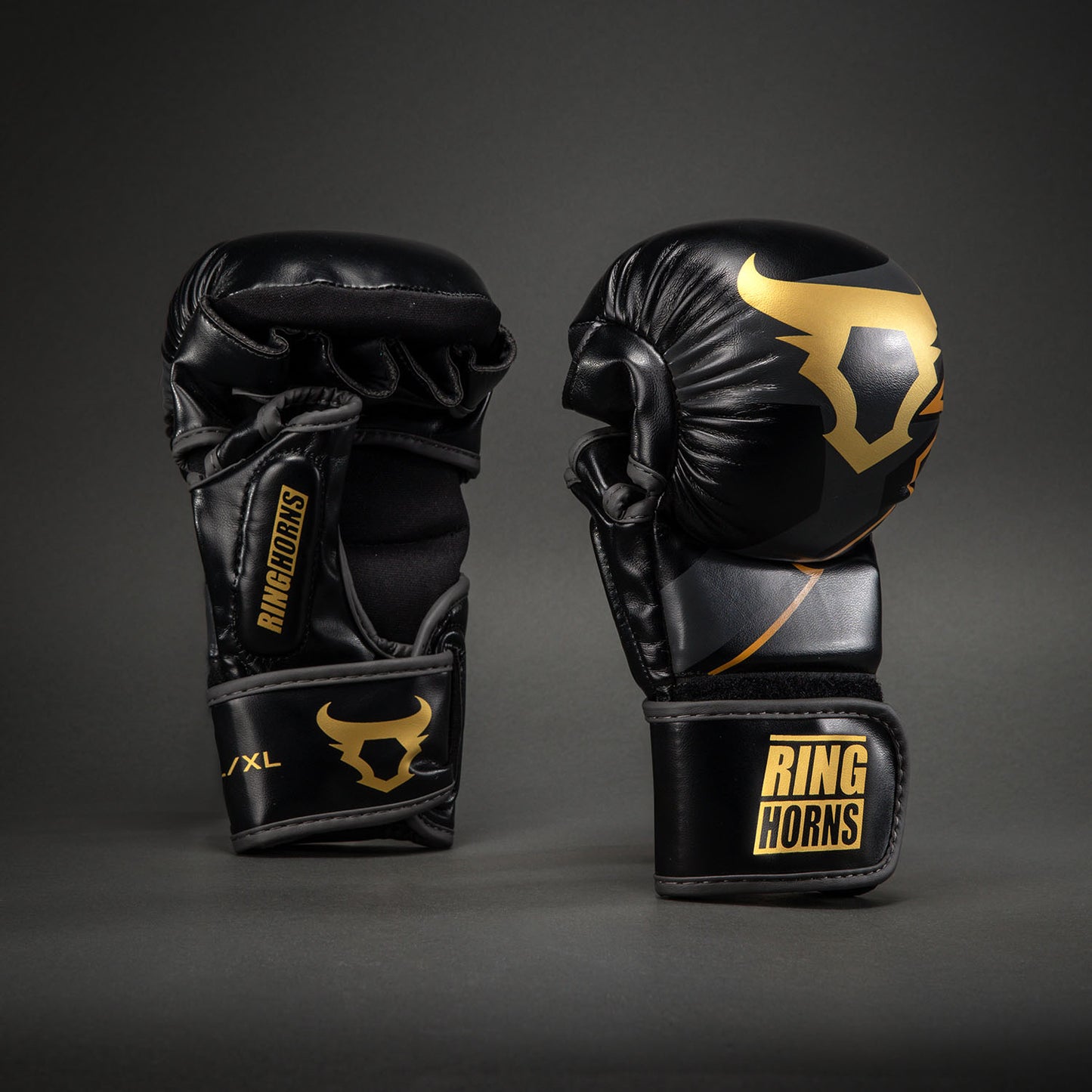 Ringhorns Charger by Venum Guanti da sparring MMA - Nero/Oro