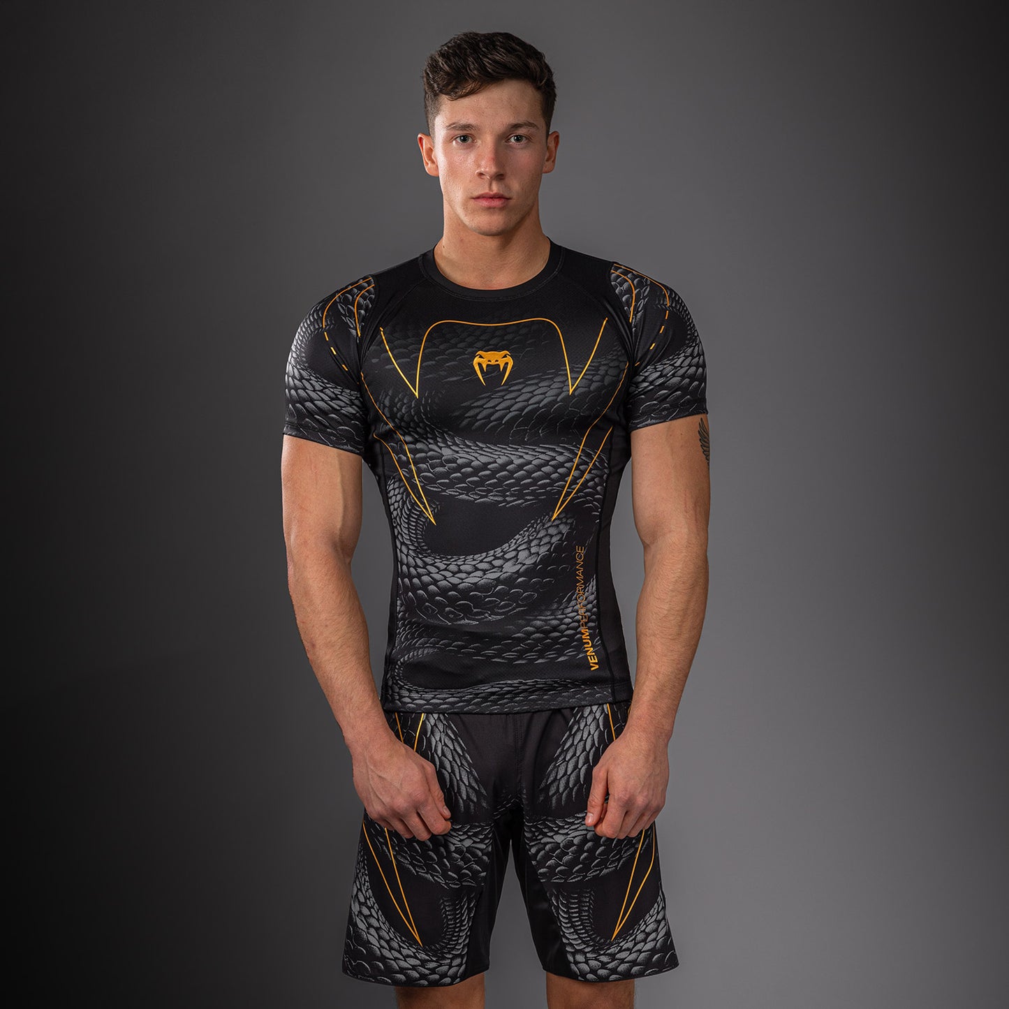 Venum Matupa Rashguard a Maniche Corte - Nero/Grigio/Oro