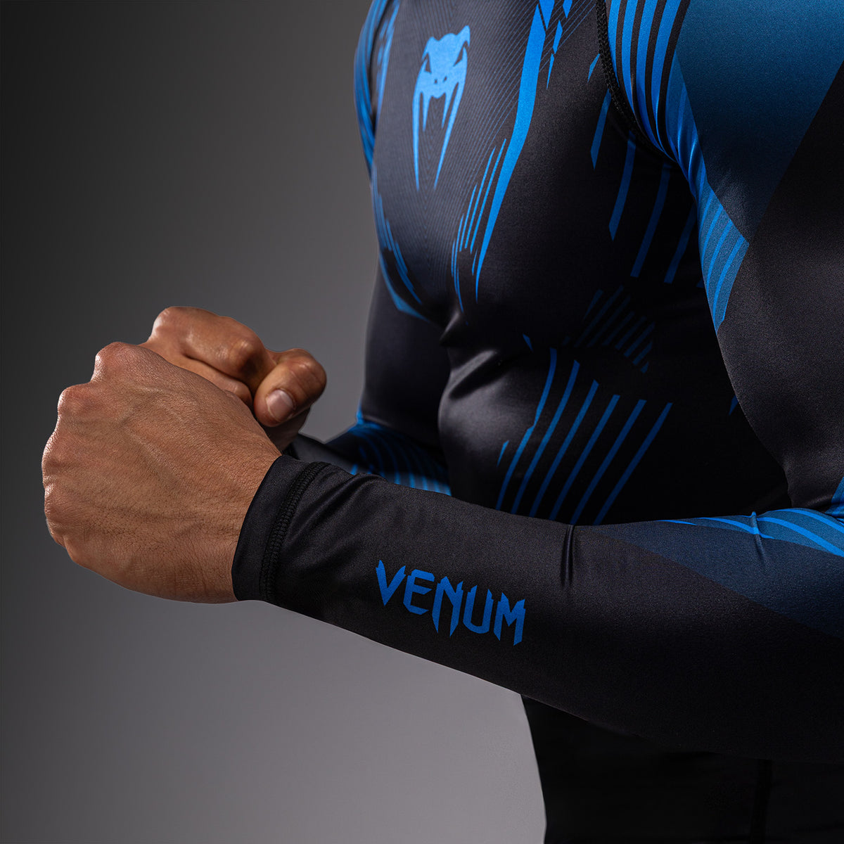Venum No-Gi 6.0 Rashguard a Maniche Lunghe - Nero/Blu