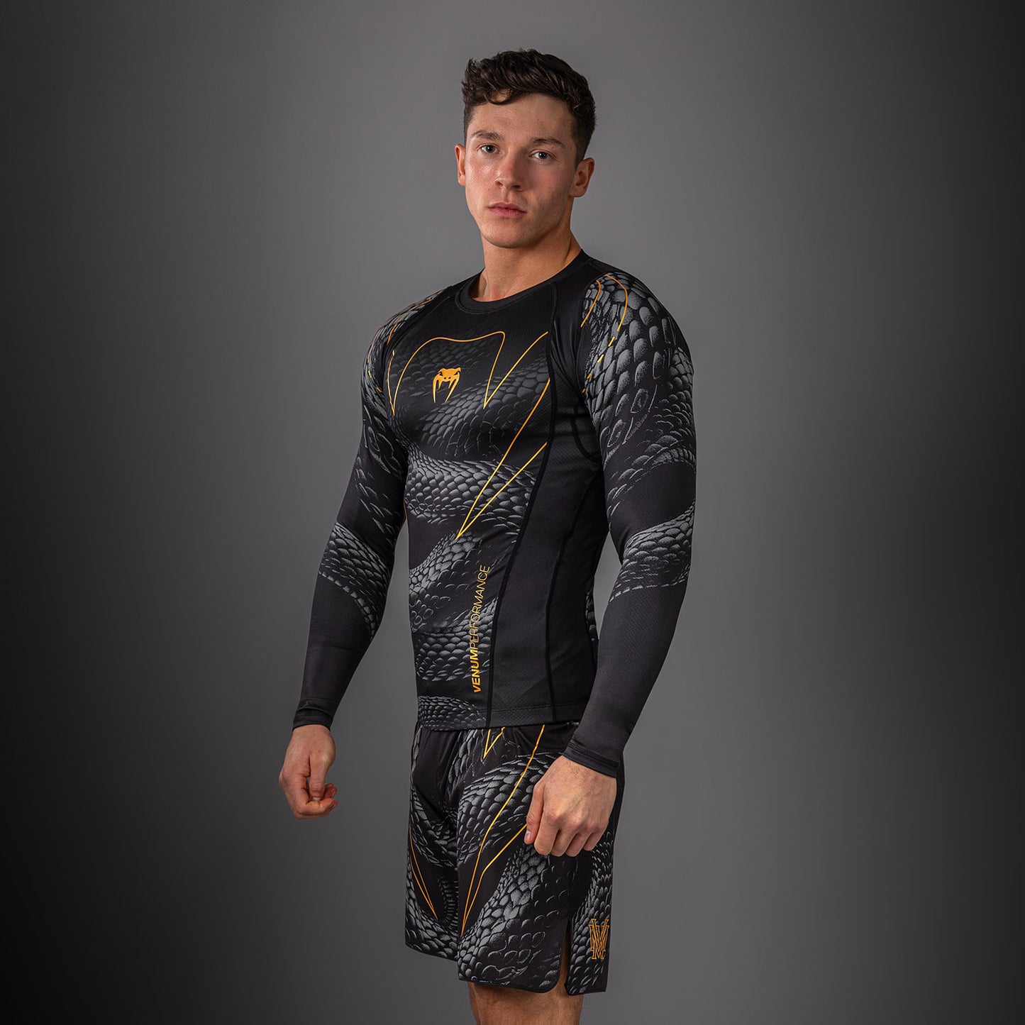 Venum Matupa Rashguard a Maniche Lunghe - Nero/Grigio/Oro
