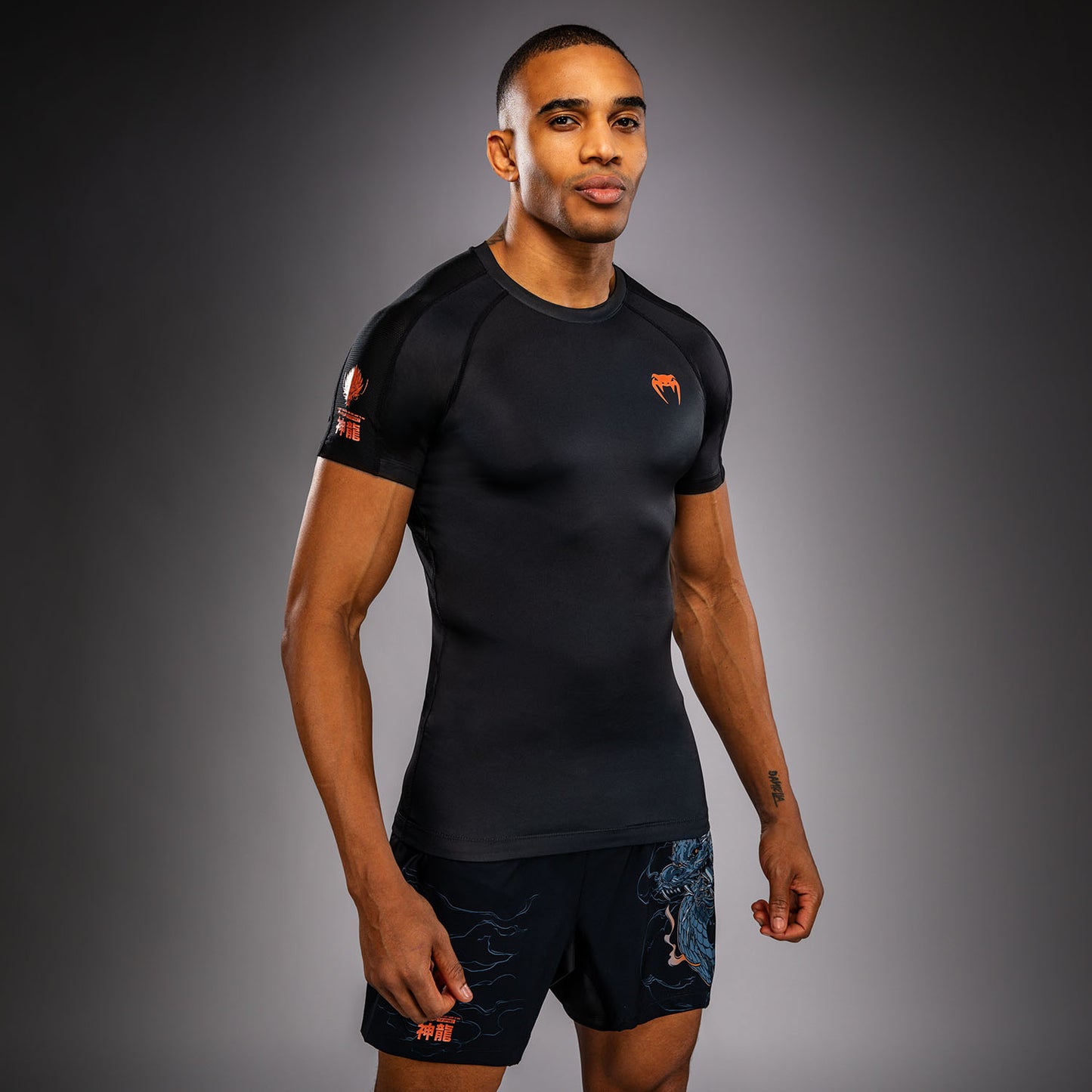 Venum Thunder Dragon Rashguard a Maniche Corte – Nero/Grigio/Rame