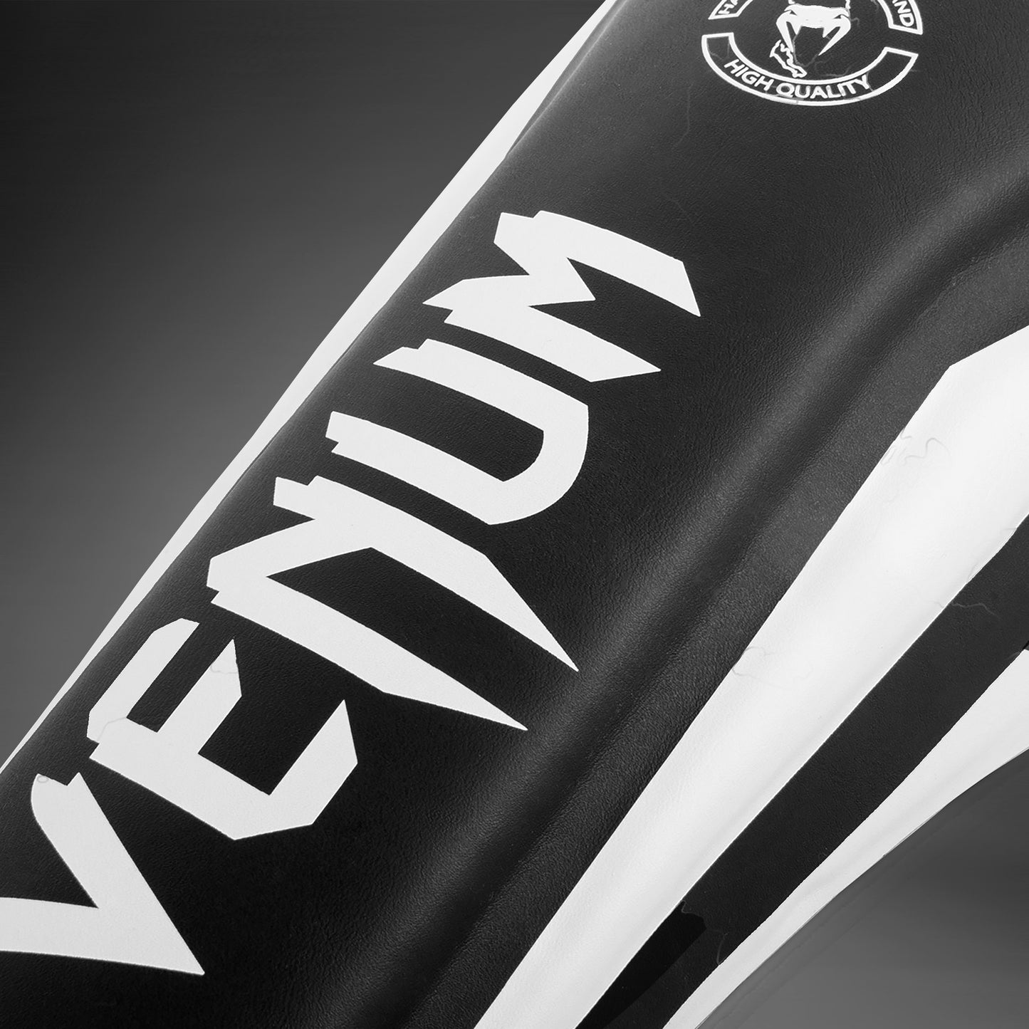 Venum Elite Parastinchi con parapiede - Nero/Bianco