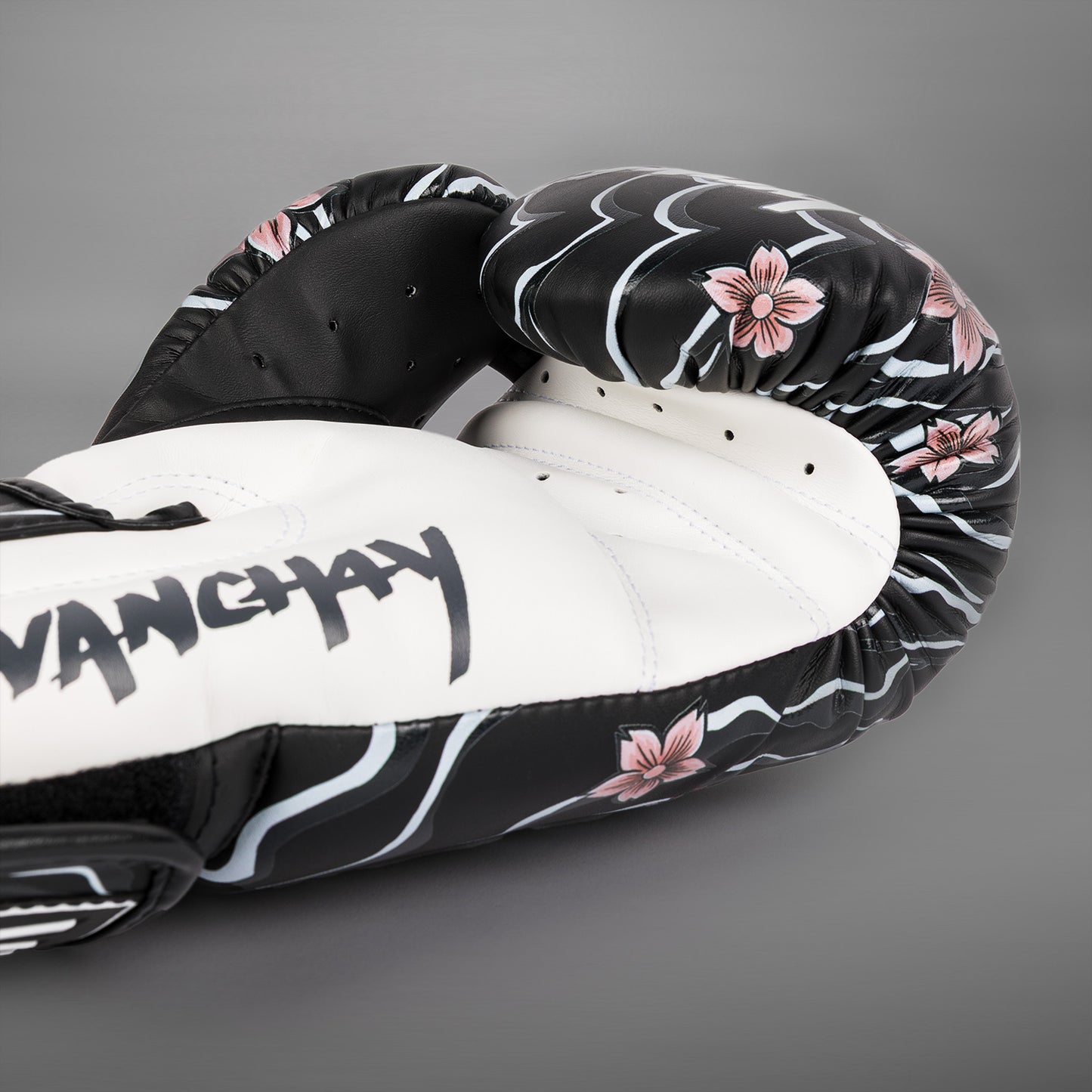 Venum x Tawanchay Guanti da boxe – Nero/Bianco