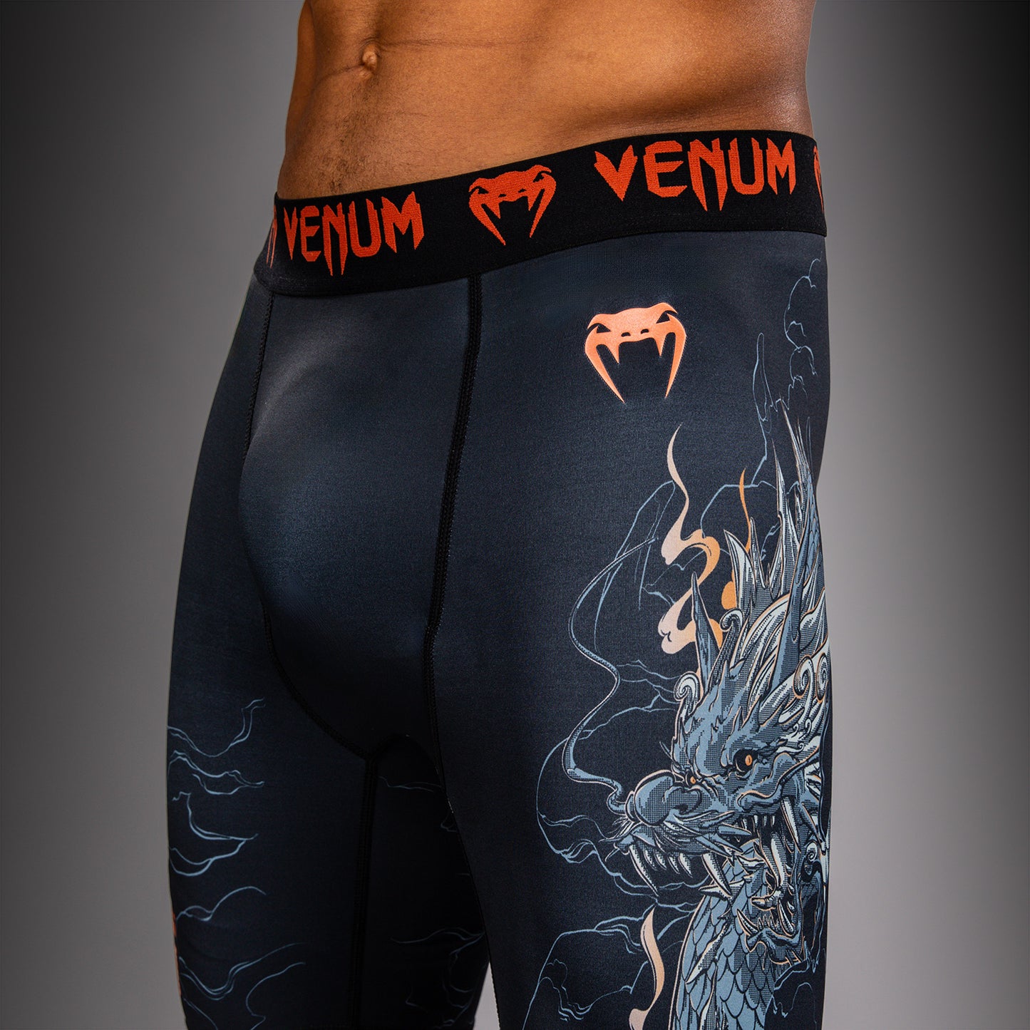 Venum Thunder Dragon Pantaloncini a Compressione – Nero/Grigio/Rame