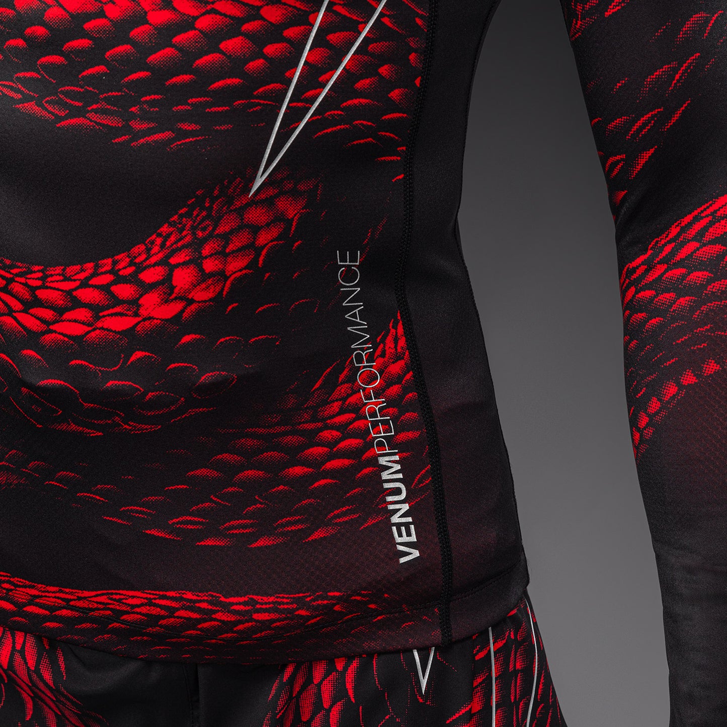Venum Matupa Rashguard a Maniche Lunghe - Nero/Rosso/Argento
