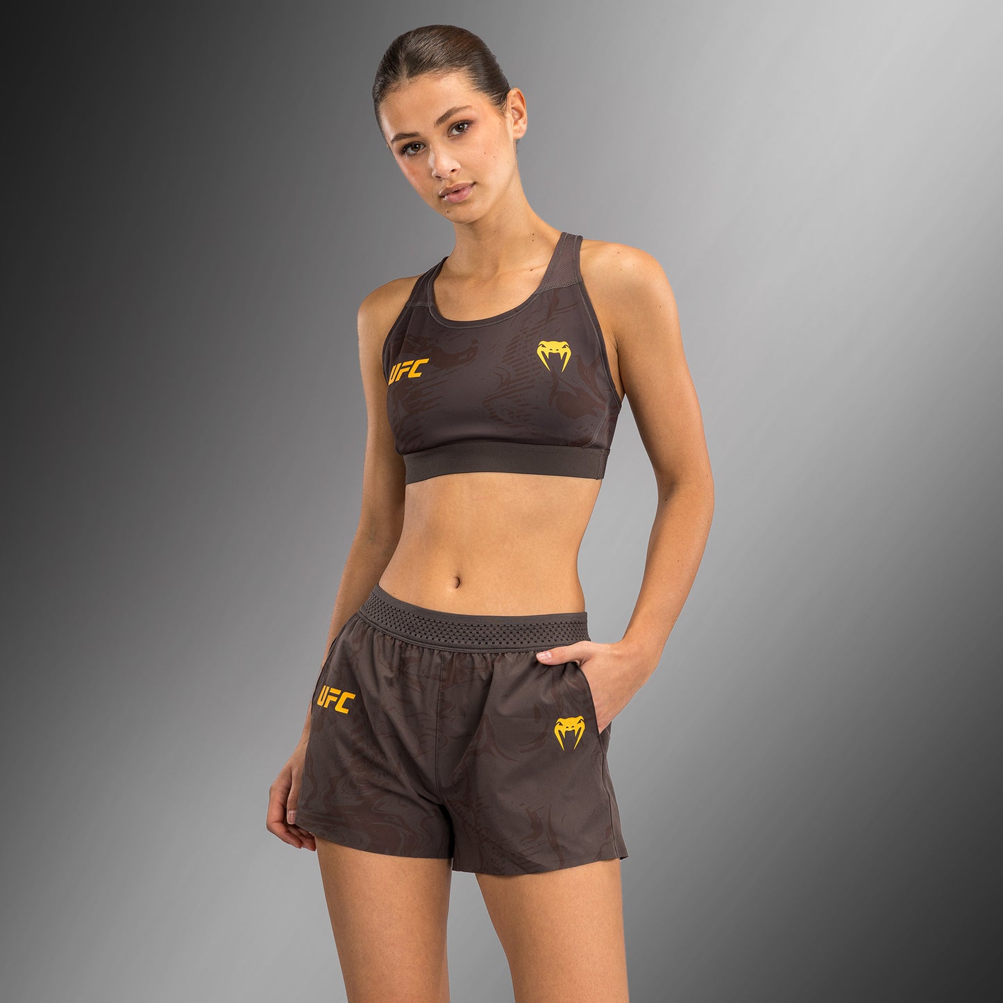 UFC Fusion by Venum Fight Week Shorts Performance per Donna - Marrone terra