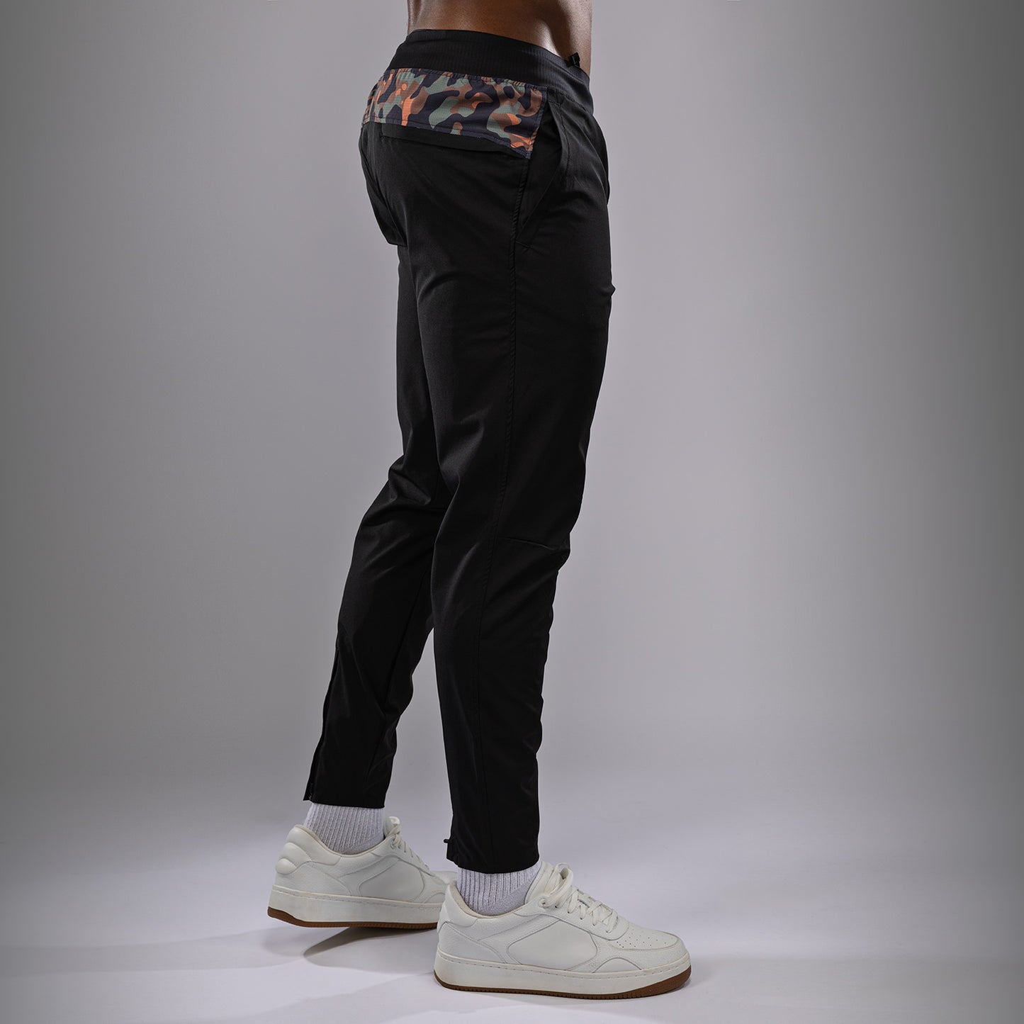 Venum Jungle Ops Joggers da uomo - Nero/Canyon Camo