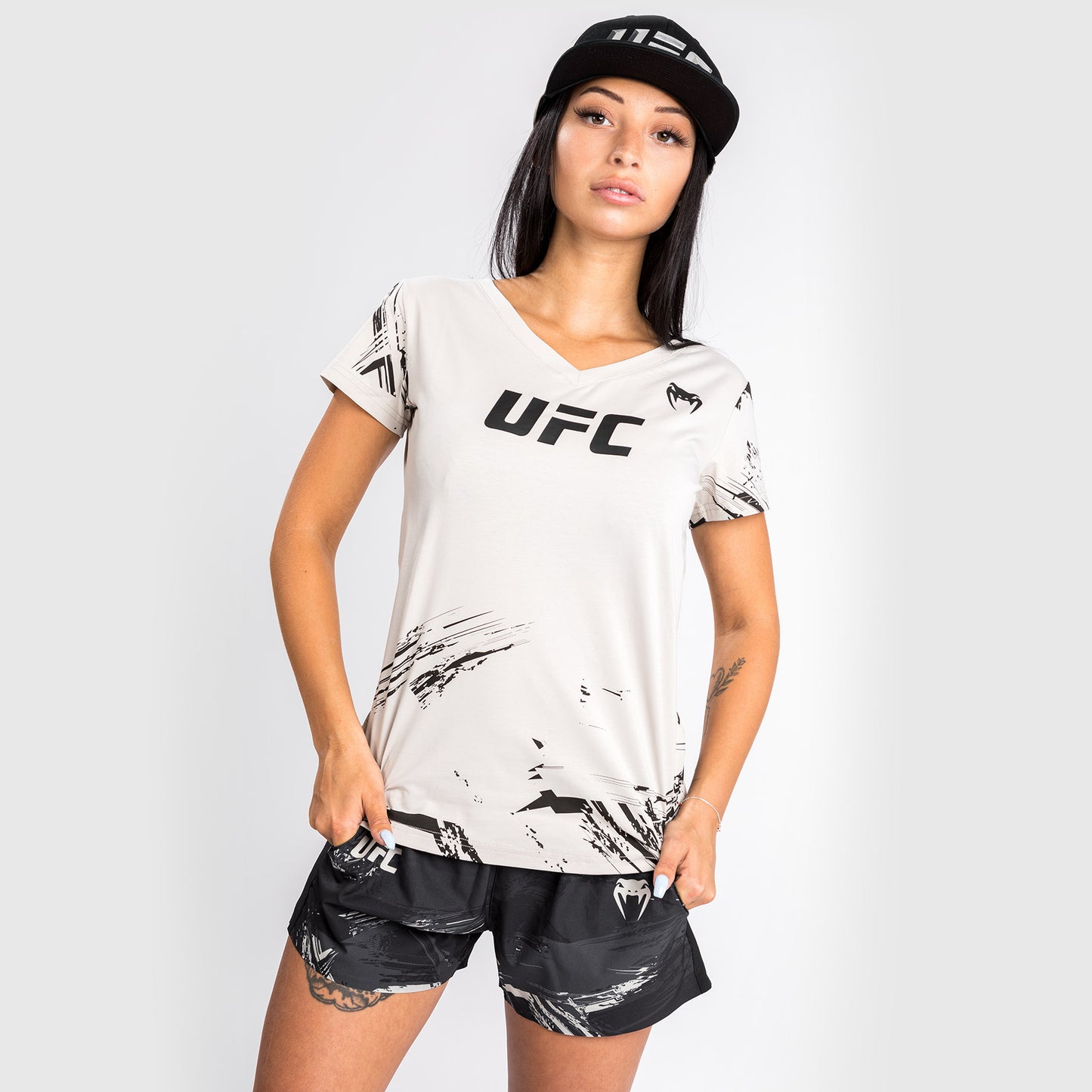 T-Shirt UFC Venum Authentic Fight Week 2.0 - Donna  - sabbia