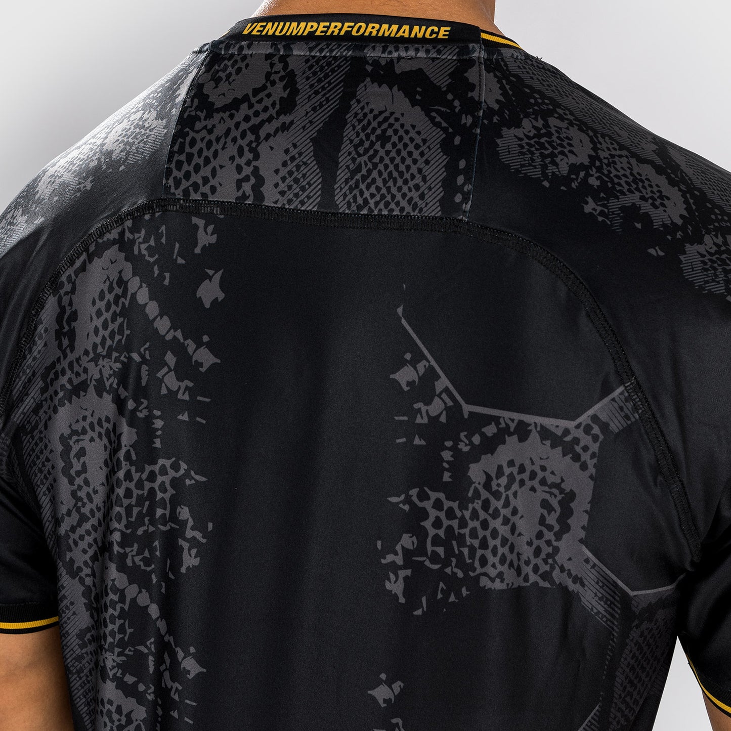 UFC Adrenaline by Venum Authentic Fight Night Maglia Dry Tech Personalizzata da Uomo - Champion